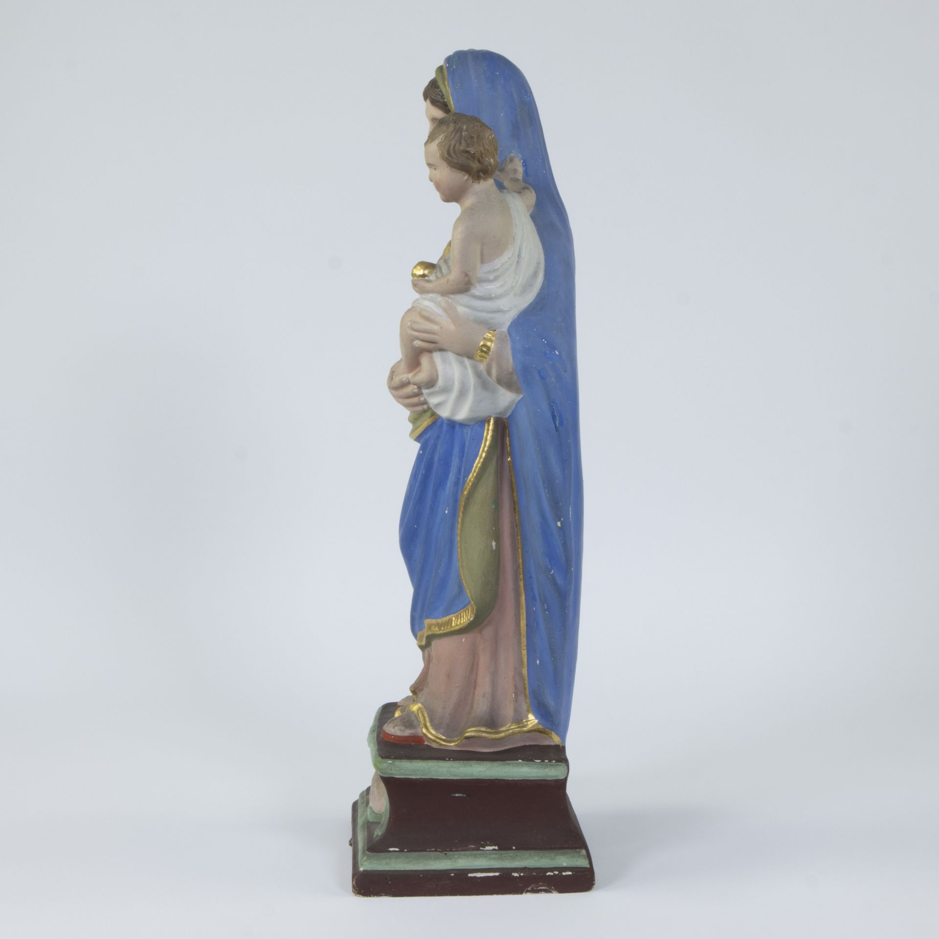 Polychrome plaster madonna with child, folk art, 18th century - Image 2 of 5