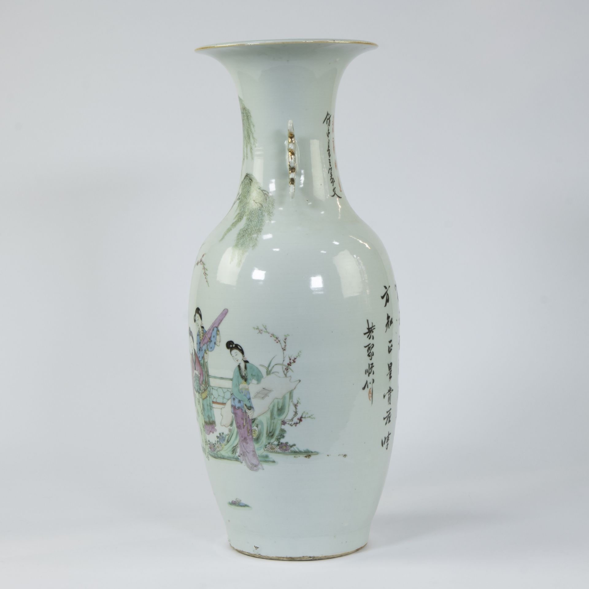 Chinese famille rose vase with decor of garden scene, 19th century - Bild 2 aus 6