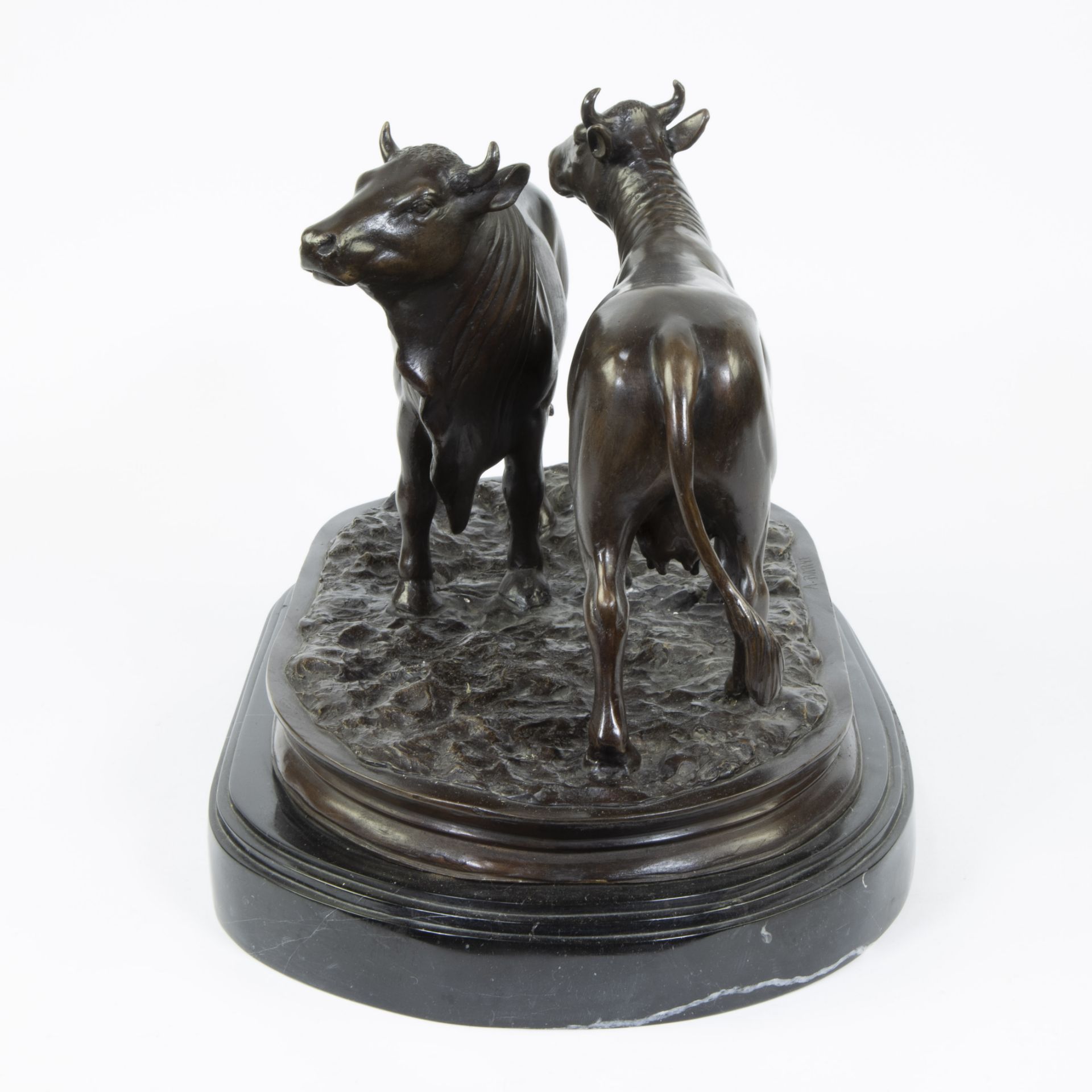 Antoine Louis BARYE (1796-1875), bronze group of a bull with a cow, signed - Bild 2 aus 5