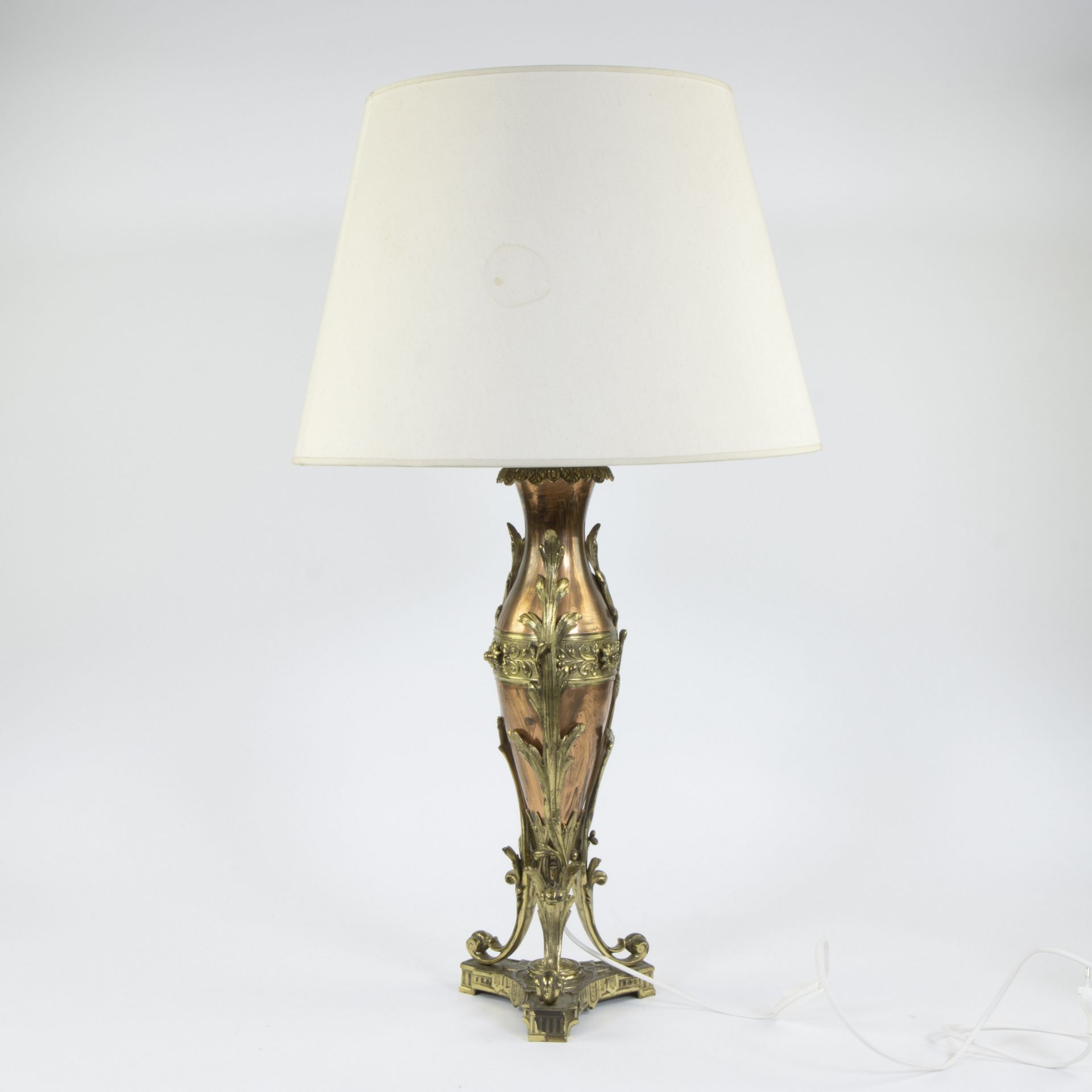 Lampadaire with base in copper and gilt brass, early 20th century - Bild 2 aus 4