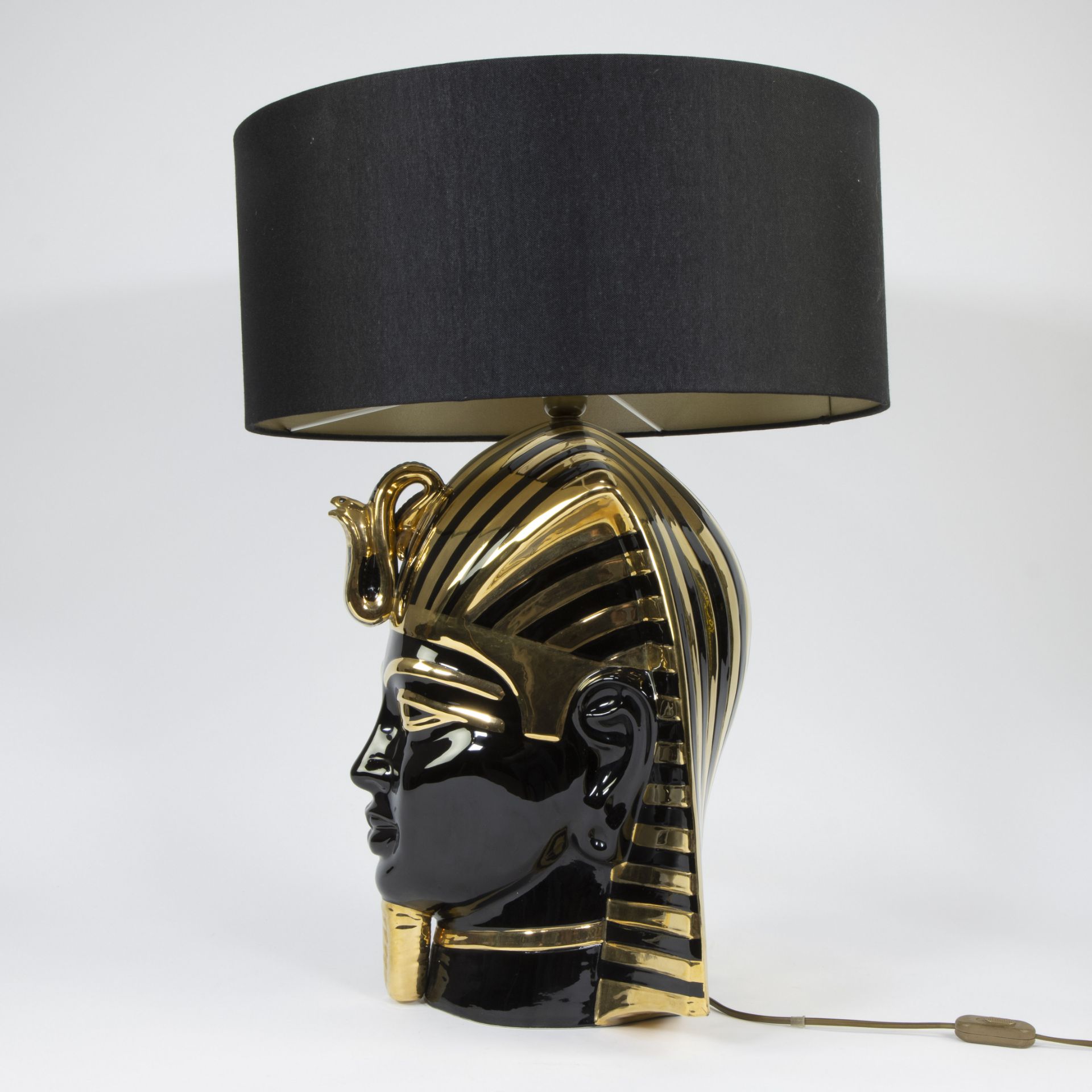 1970s Tutankhamun black enamelled ceramic table lamp decorated with gold - Image 2 of 4