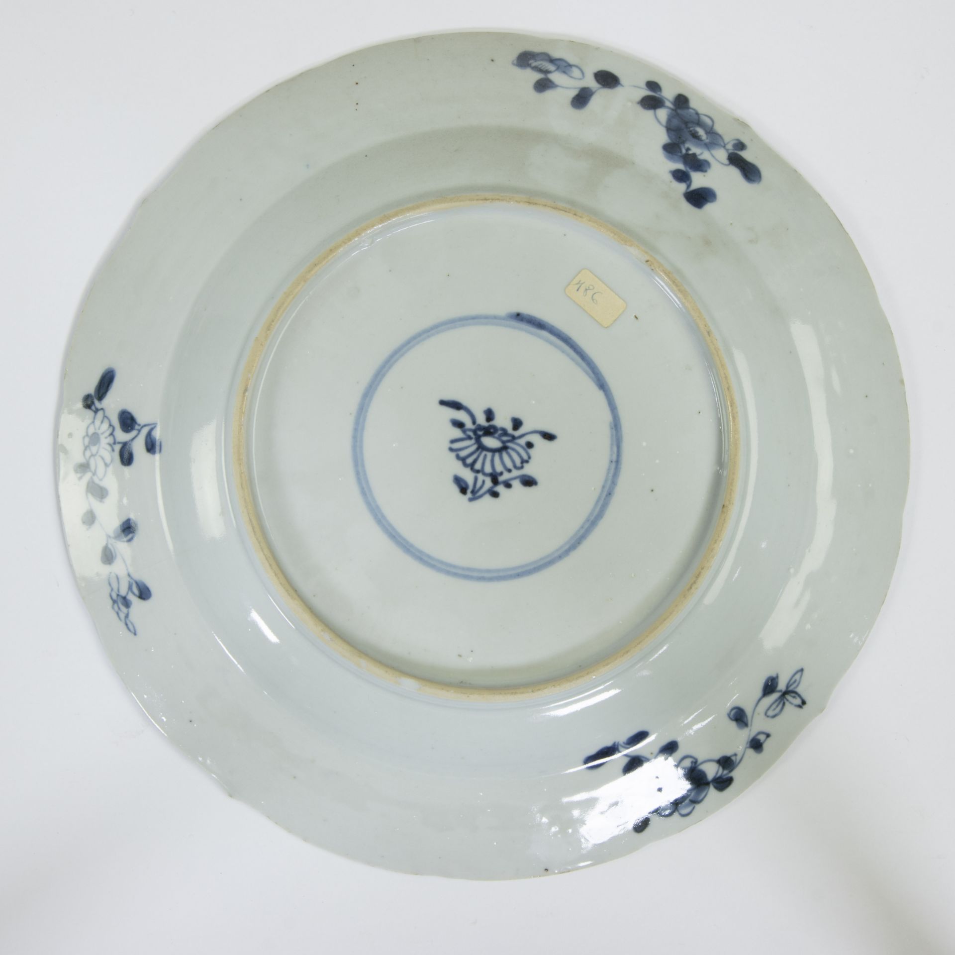 2 Chinese Imari plates and 4 blue and white plates, 18th century - Image 11 of 13