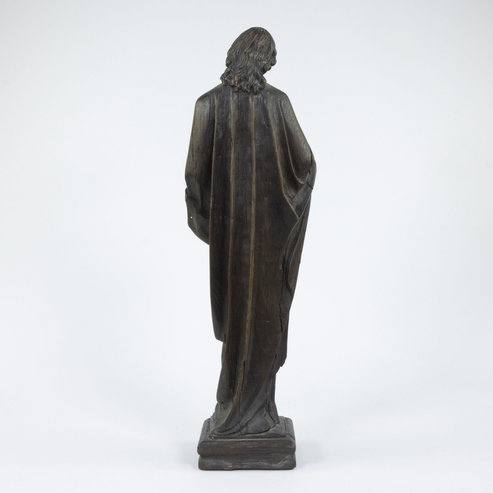Wooden Neo-Gothic statue of an evangelist with book, 19th century - Image 3 of 4