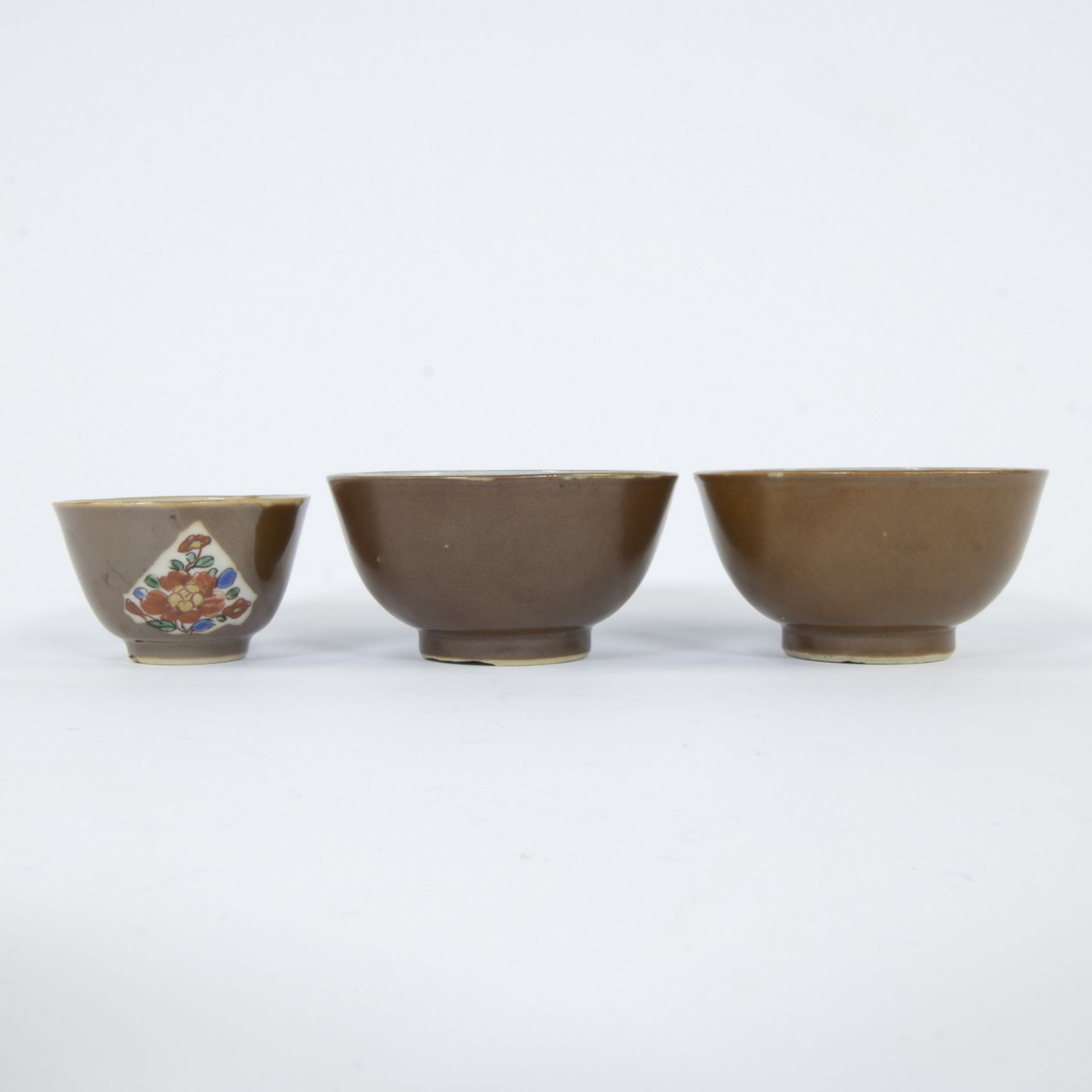 Collection of Chinese, Imari and capuchin cups, 18th century - Bild 8 aus 9