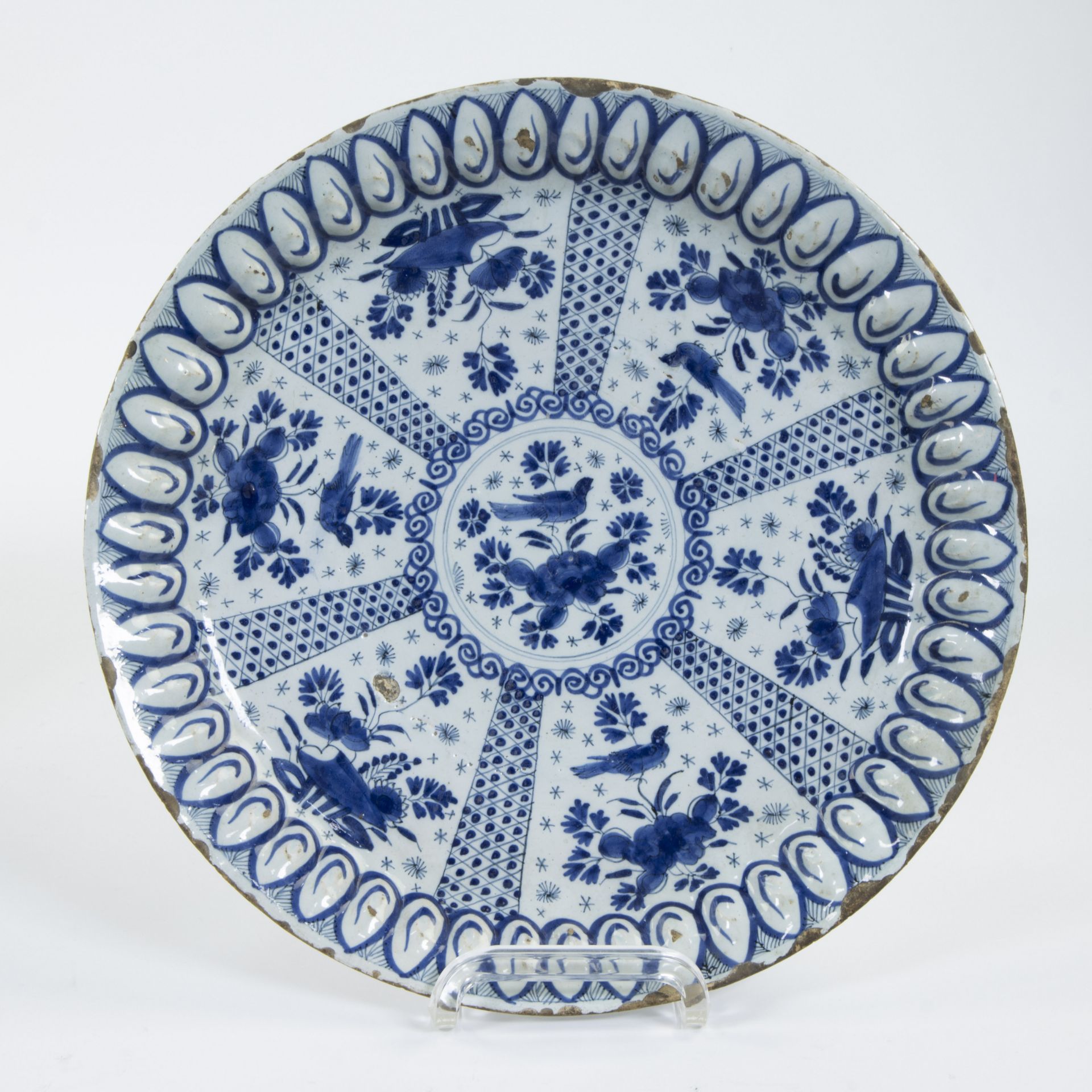 Delft dish with floral decor 18th century marked MES and polychrome Delft plate - Bild 2 aus 5