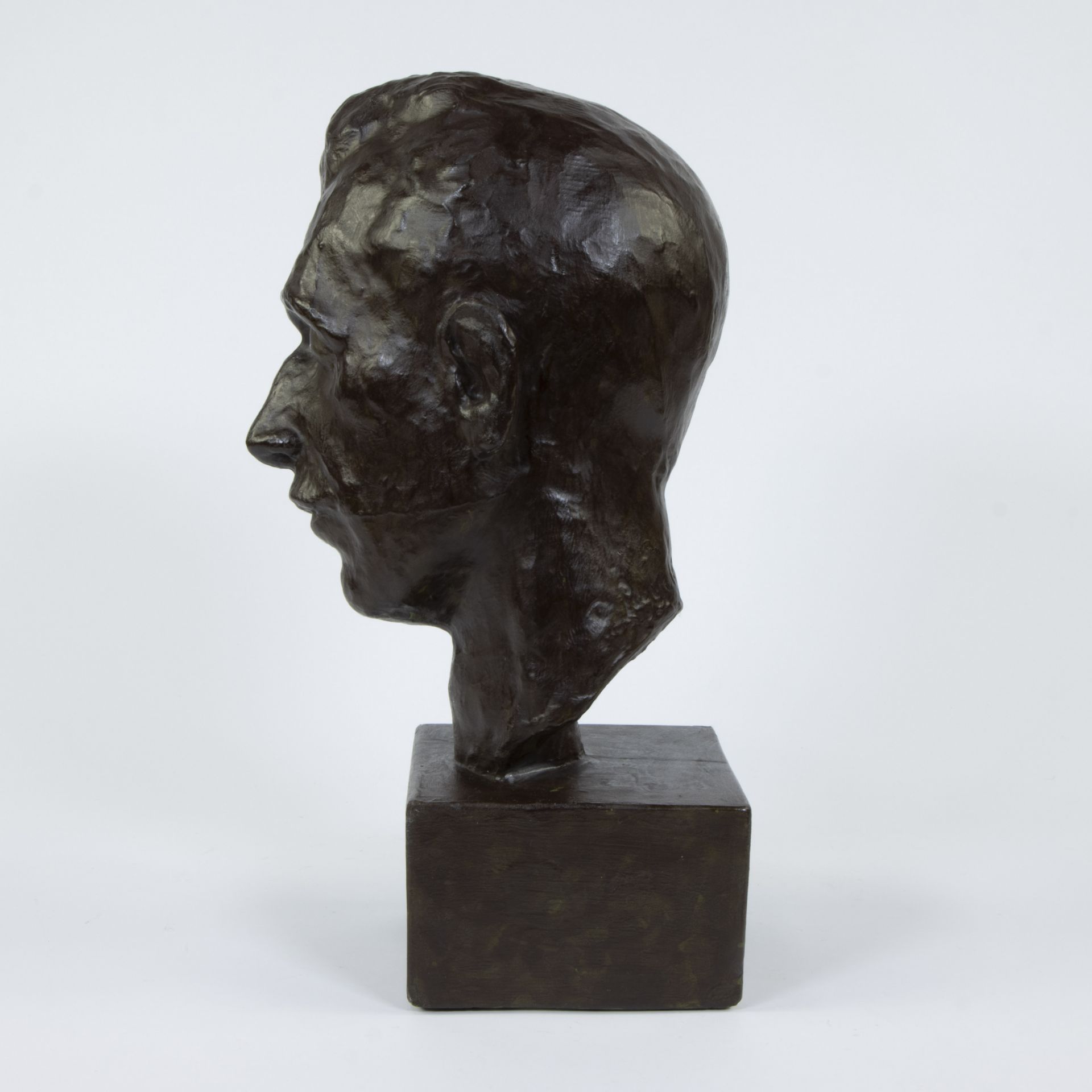 Anthony LUYCKX (1922-2017), dark brown patinated plaster bust of a man's head, signed - Image 2 of 5