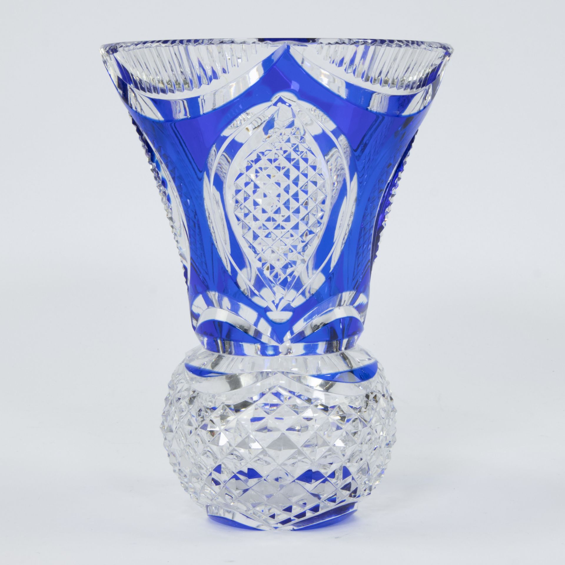 Val Saint Lambert clear and blue cut crystal vase model OMER, signed and numbered 90/50/150 - Image 4 of 5