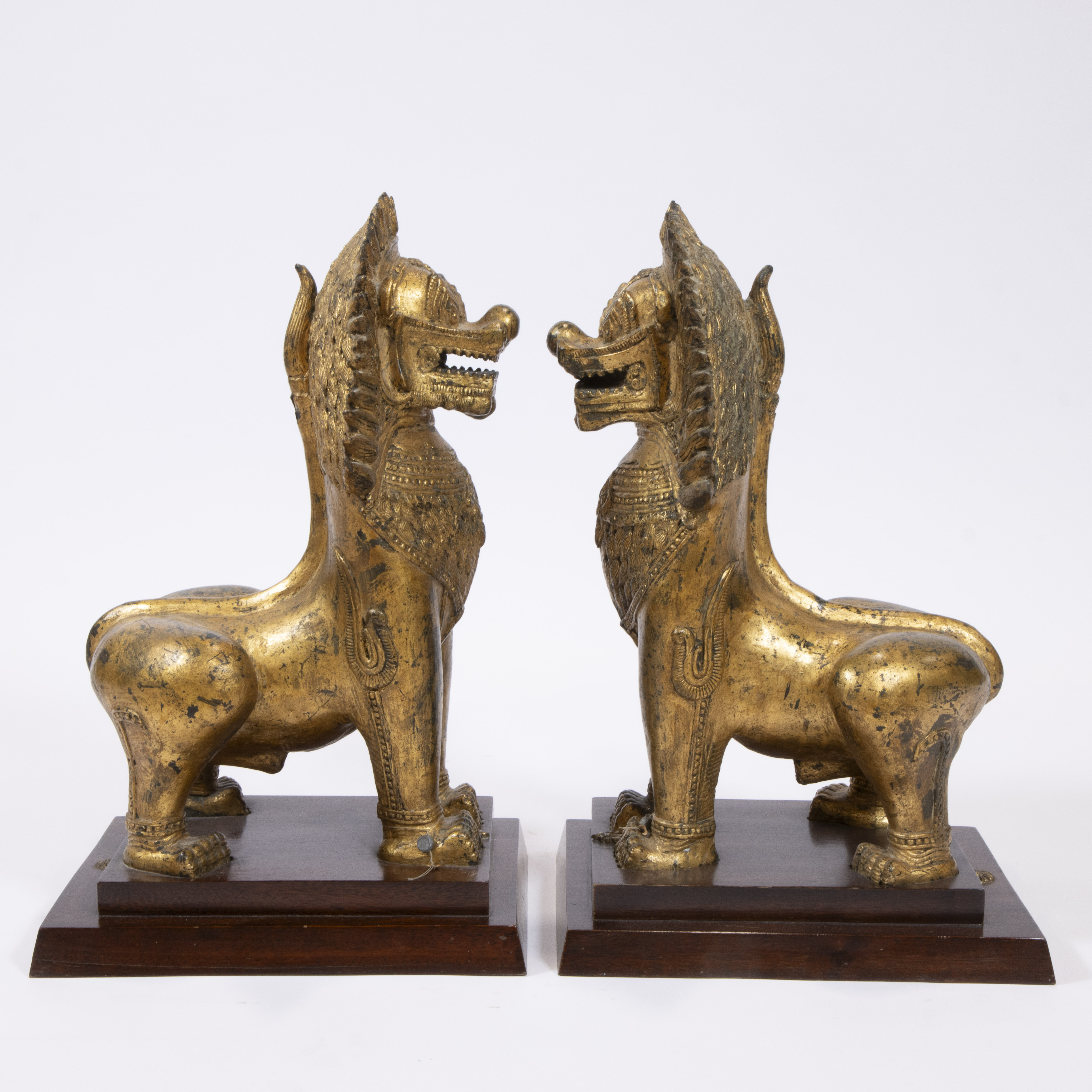 A pair of Thai temple guards in gilt bronze - Image 4 of 4