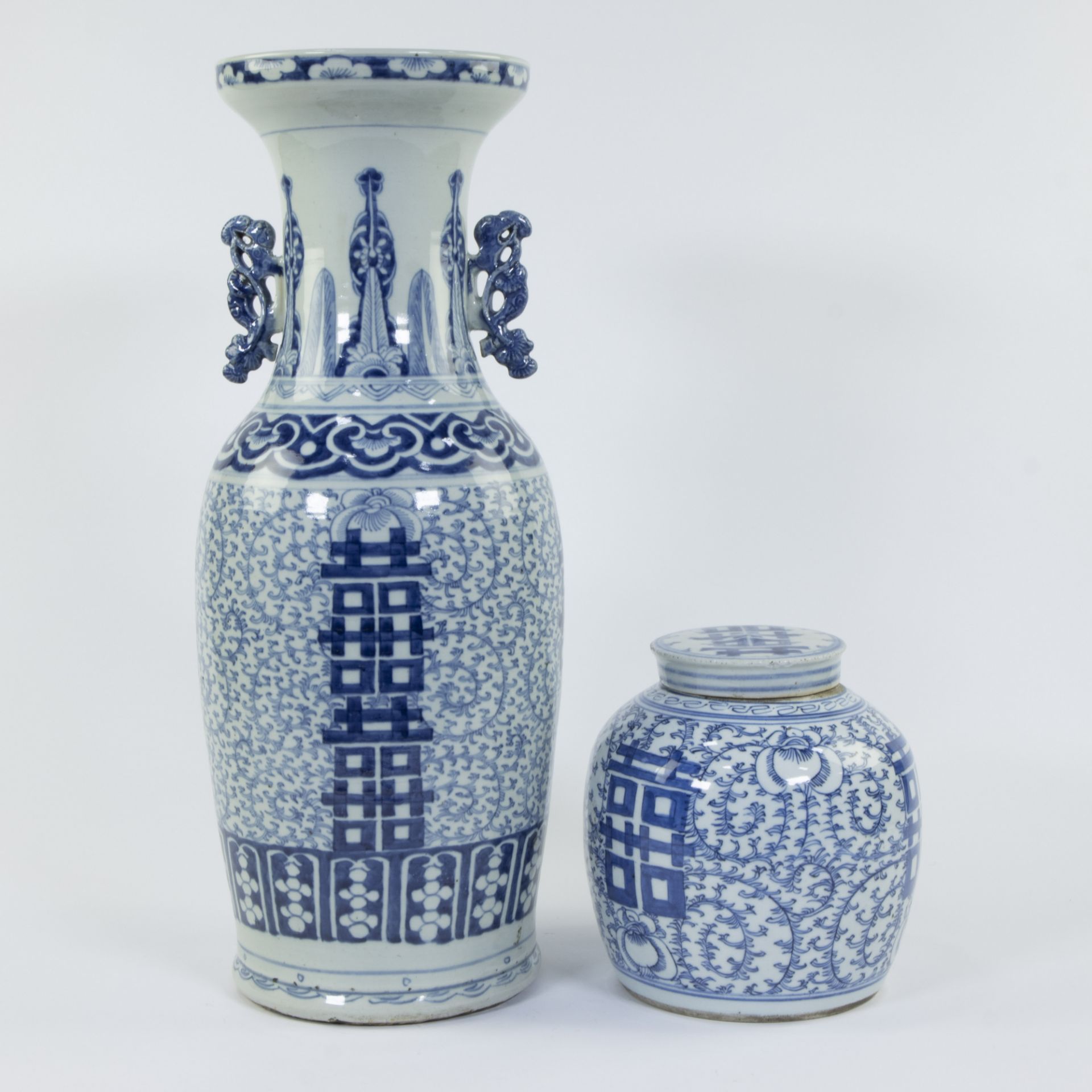 Chinese vase blue white and ginger jar with lucky signs, late 19th century - Bild 3 aus 6