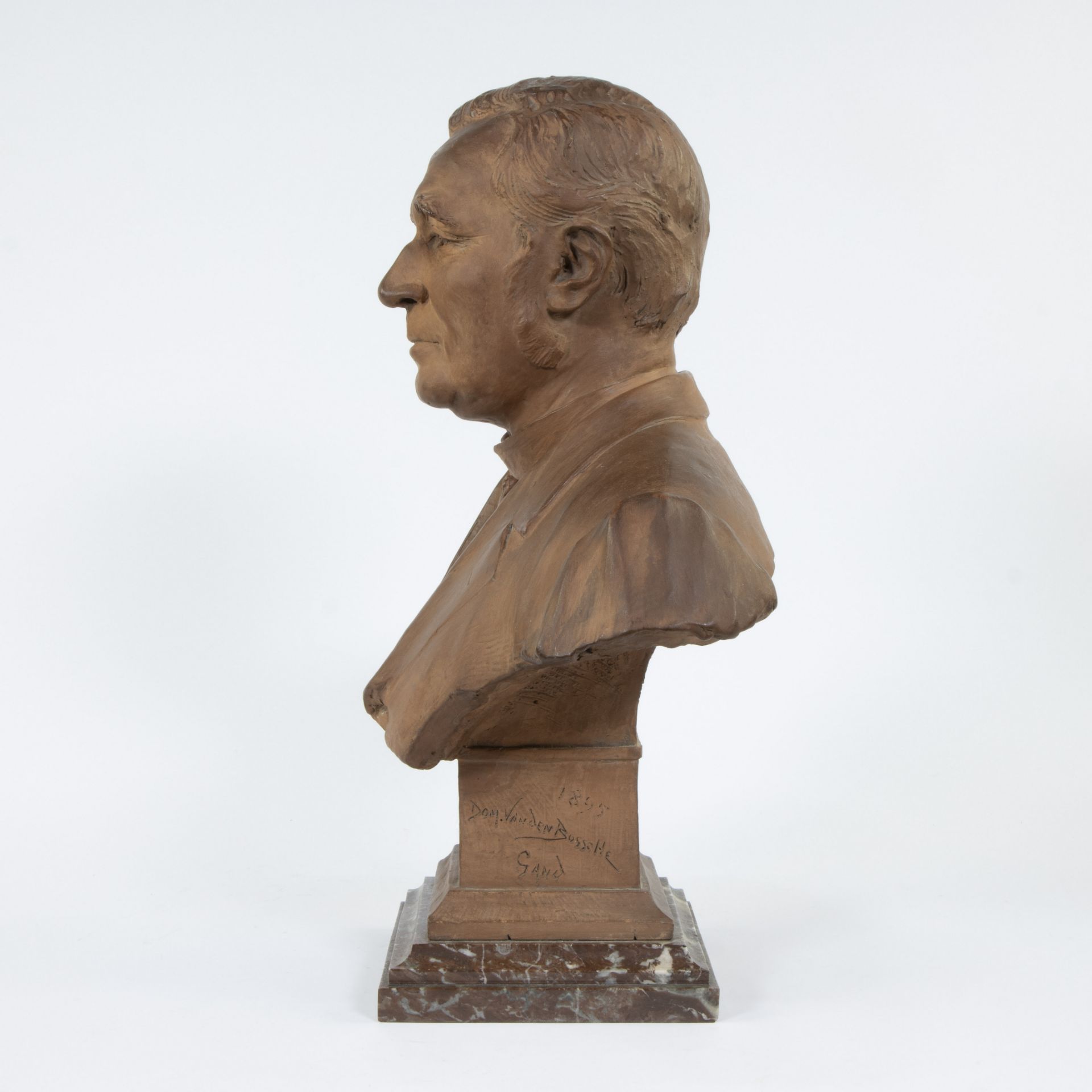 Dominique VAN DEN BOSSCHE (1854-1906), male terracotta bust, signed and dated 1895 - Bild 2 aus 5