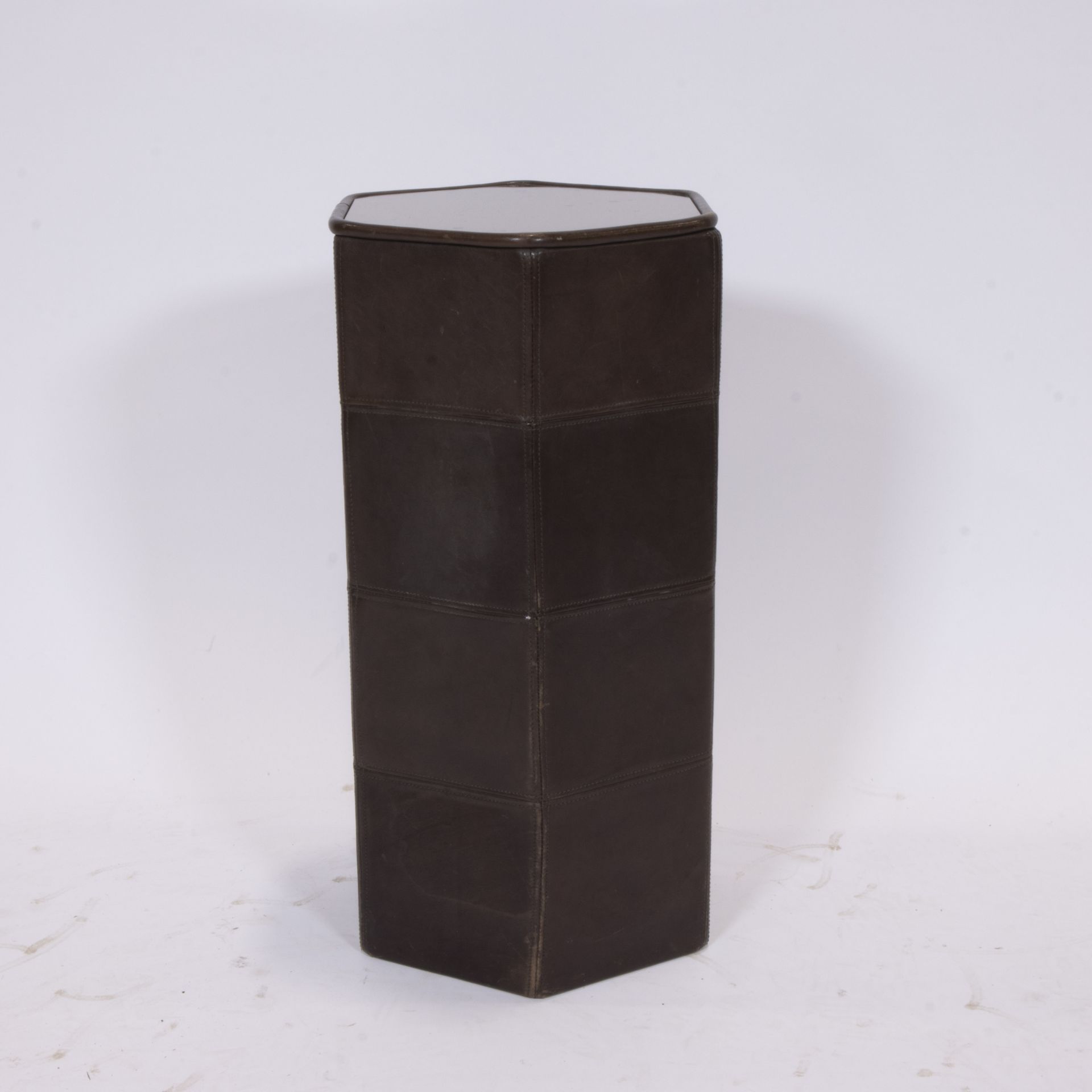 De Sede brown leather hexagonal pedestal with smoked glass mirror DS47 series, 1970s, made in Switze - Image 4 of 5