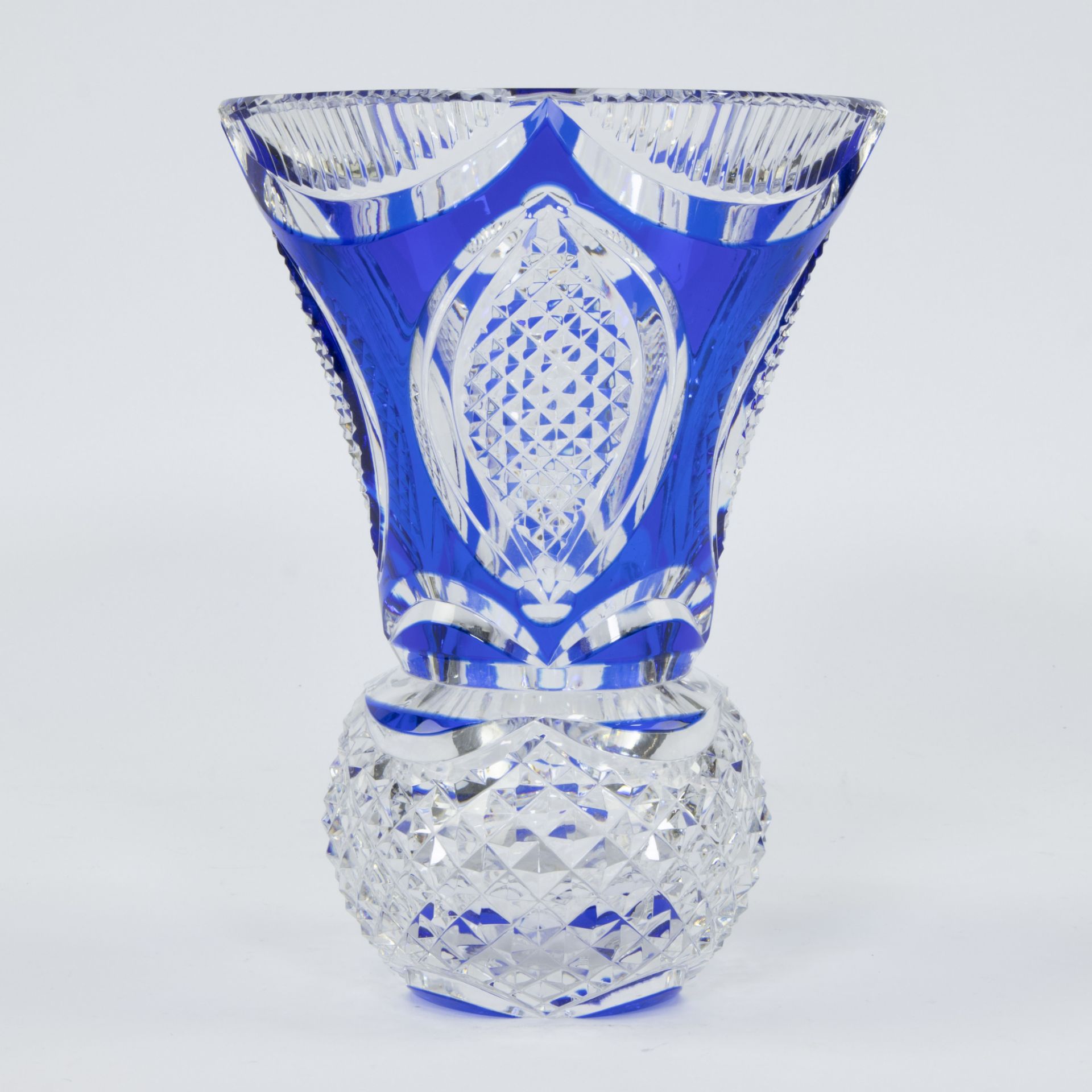 Val Saint Lambert clear and blue cut crystal vase model OMER, signed and numbered 90/50/150 - Image 3 of 5