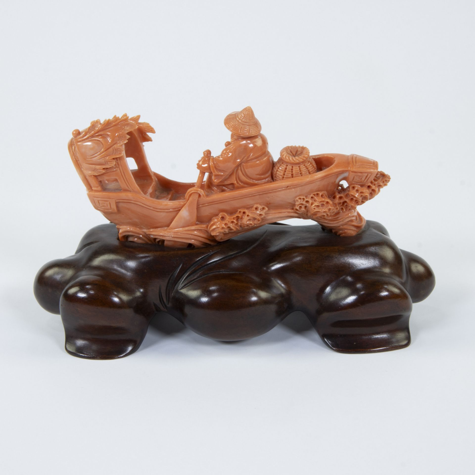 A Chinese group in red coral with an oarsman and boat, 19/20th century - Image 3 of 5