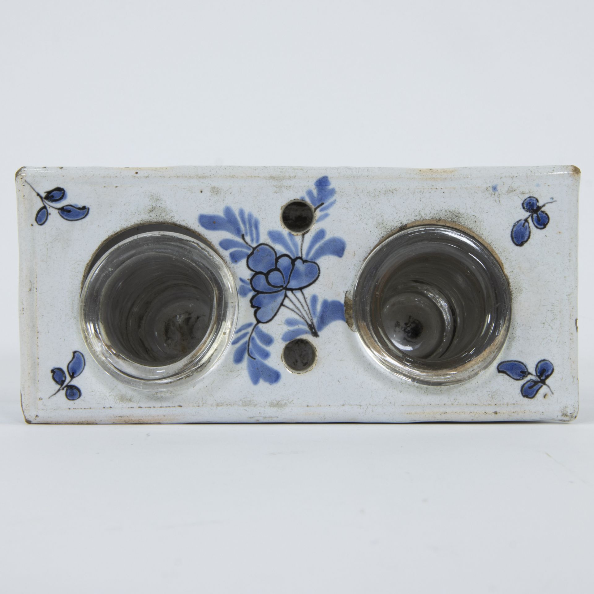 2 Delft tiles and an inkwell, 18th century - Bild 6 aus 6