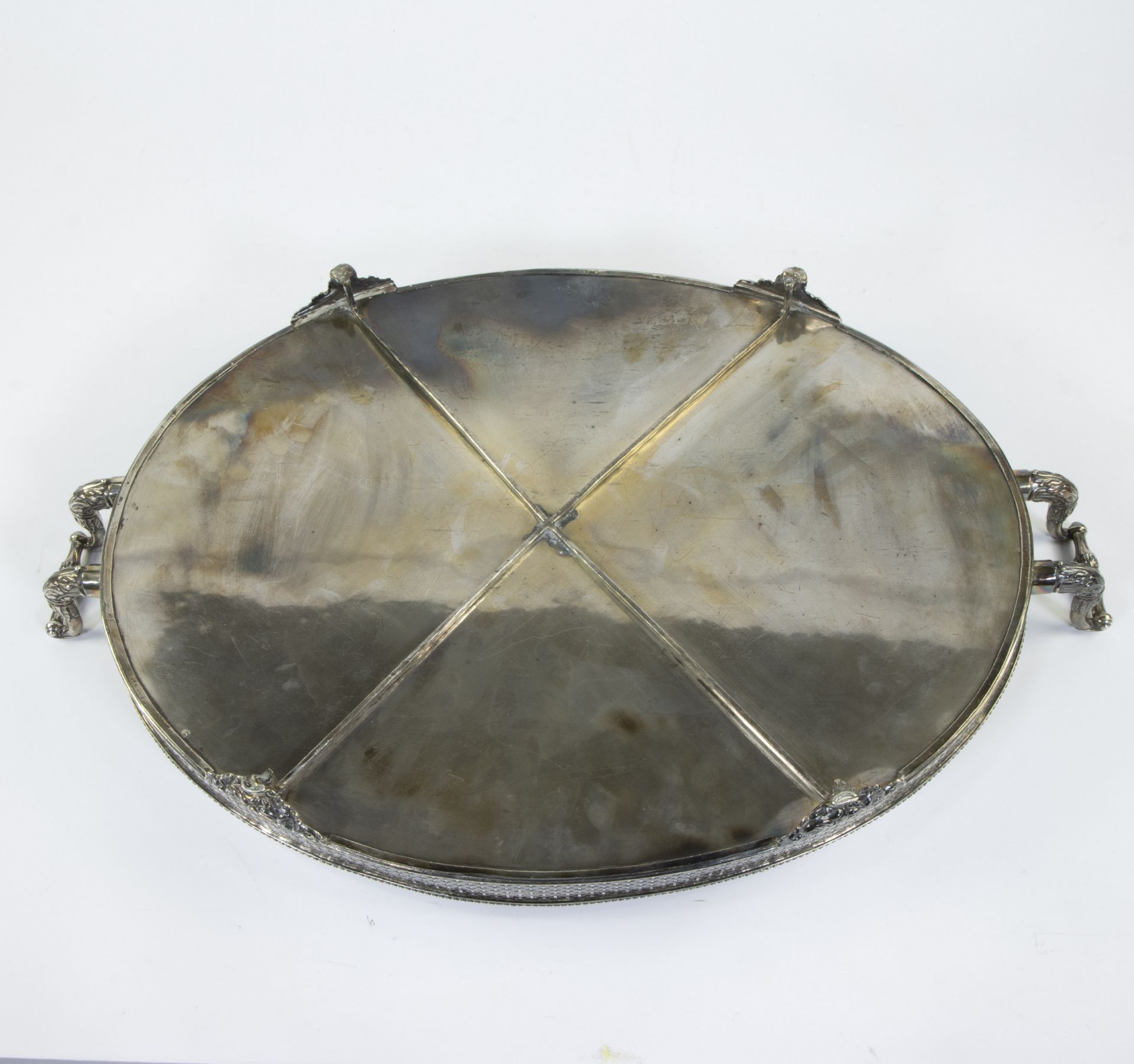 Large silver serving dish with central hand-engraved motif and finely perforated rim in the shape of - Image 4 of 6