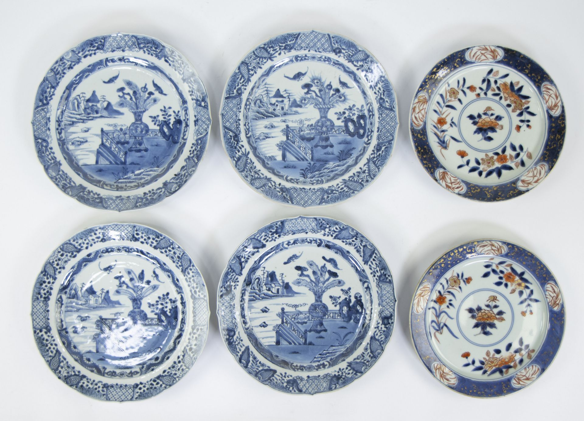 2 Chinese Imari plates and 4 blue and white plates, 18th century