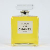 Factice perfume bottle CHANEL n° 19 Paris