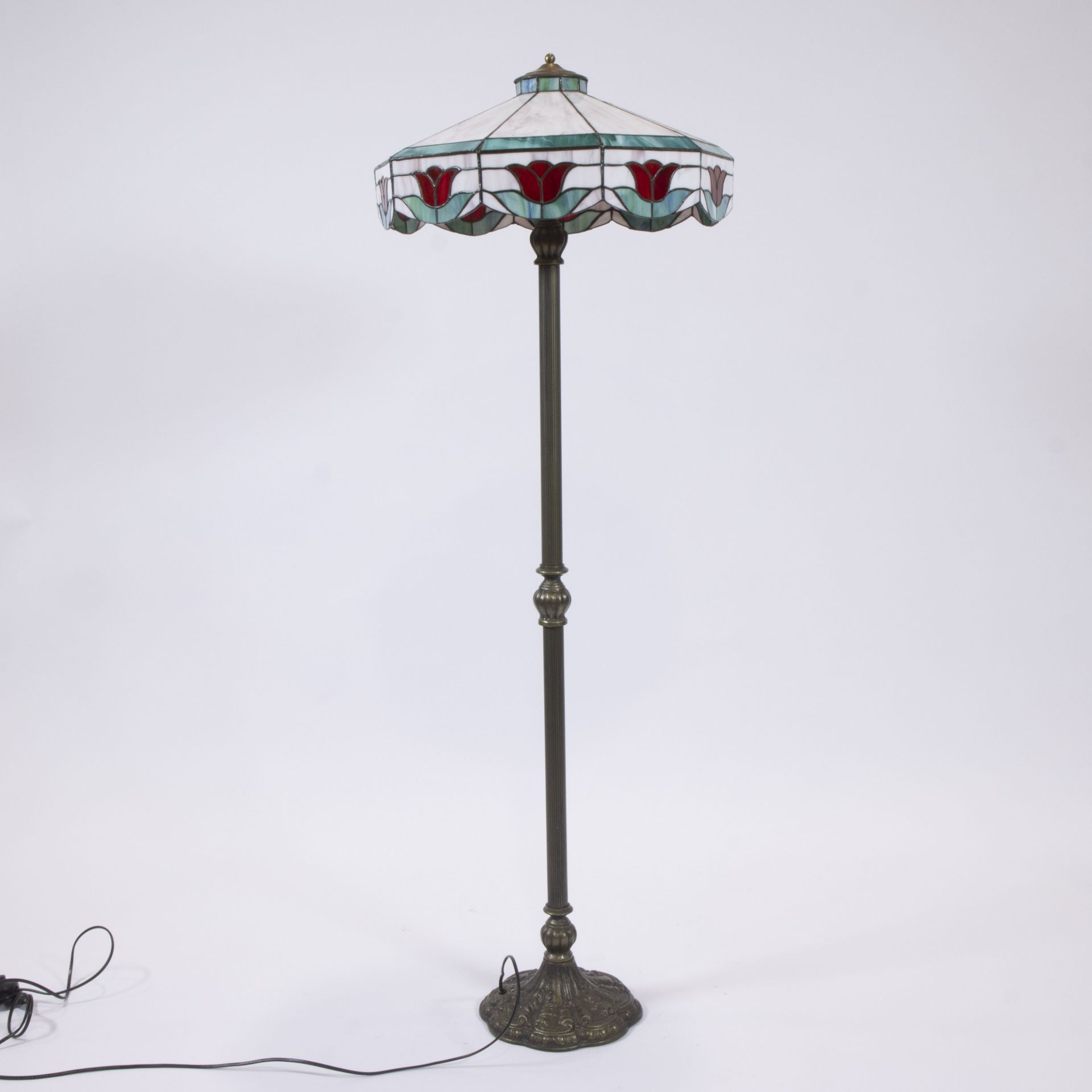Floor lamp in Tiffany style with stained glass - Image 2 of 4