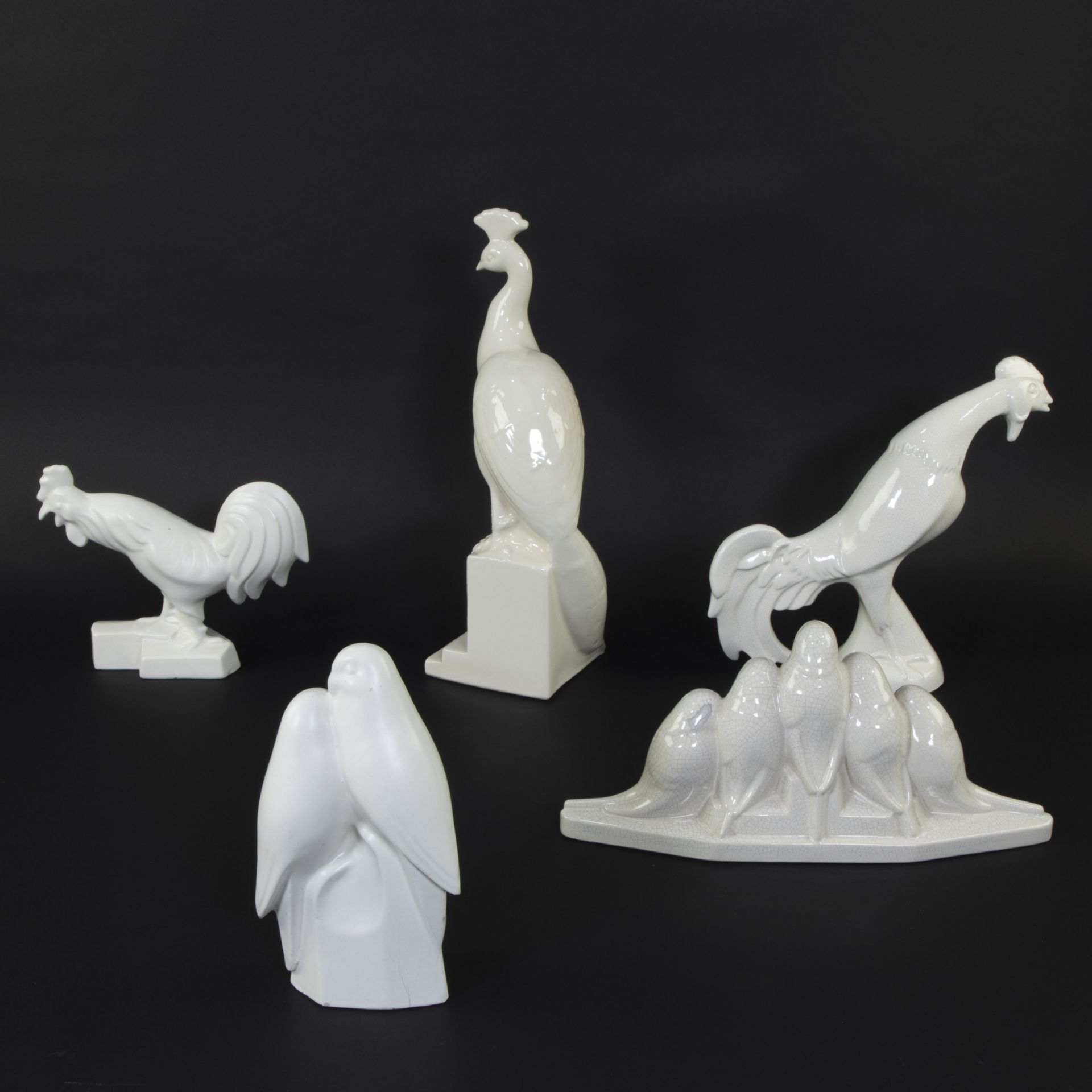 Collection of Art Deco sculptures of crackled ceramics, pair of birds, rooster with chicks, peacock - Bild 2 aus 3