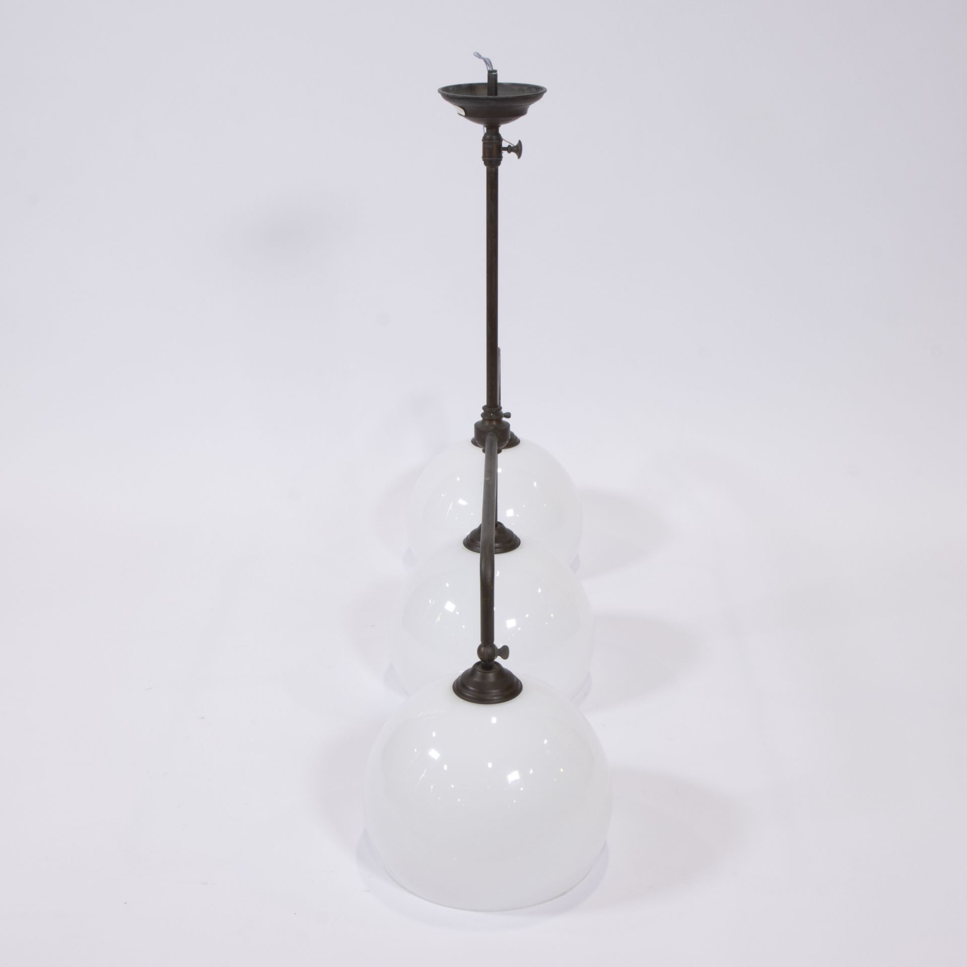 Vintage chandelier in metal with 3 light points in white glass - Image 4 of 4