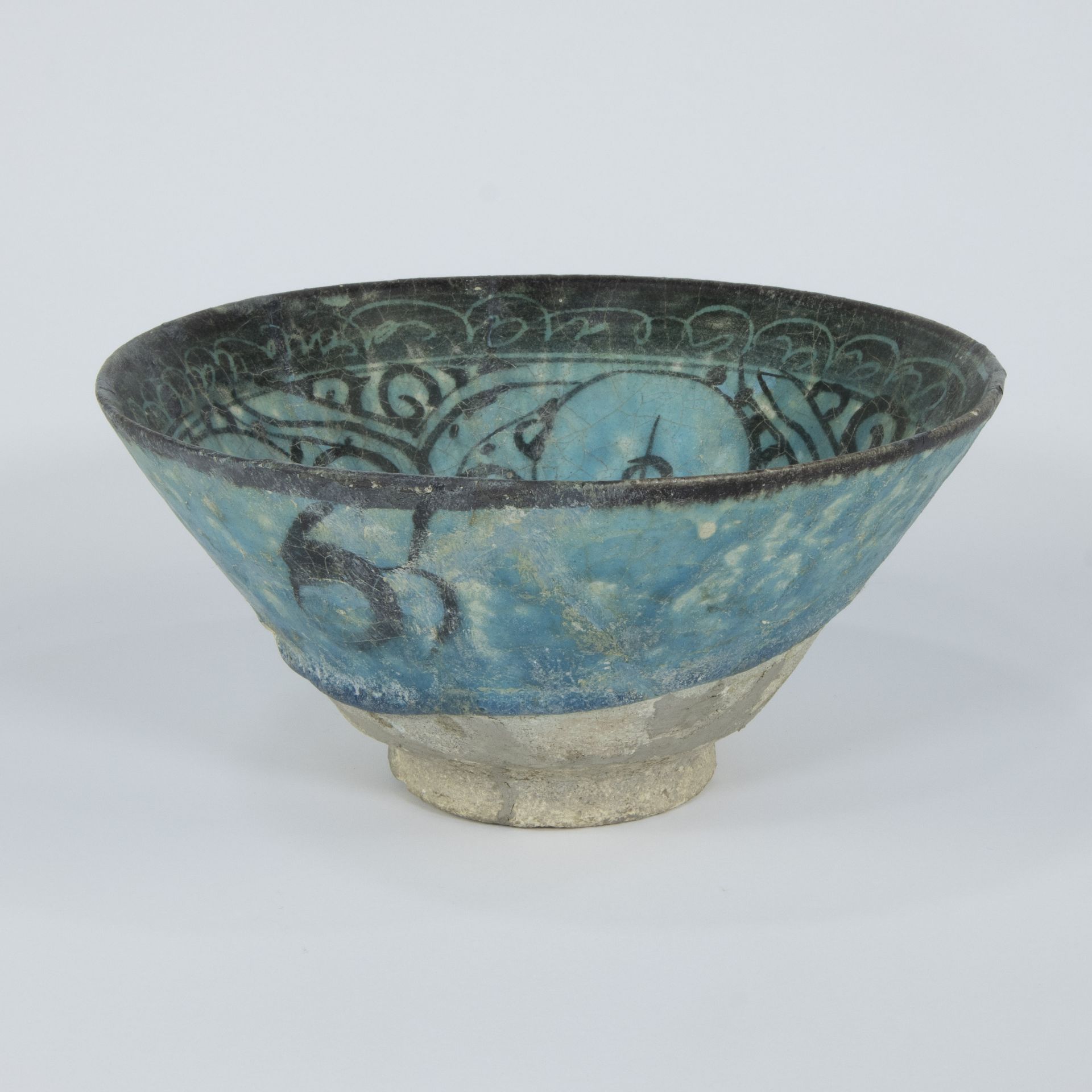 A blue earthenware bowl, Kashan, Iran, 13th century - Bild 5 aus 6