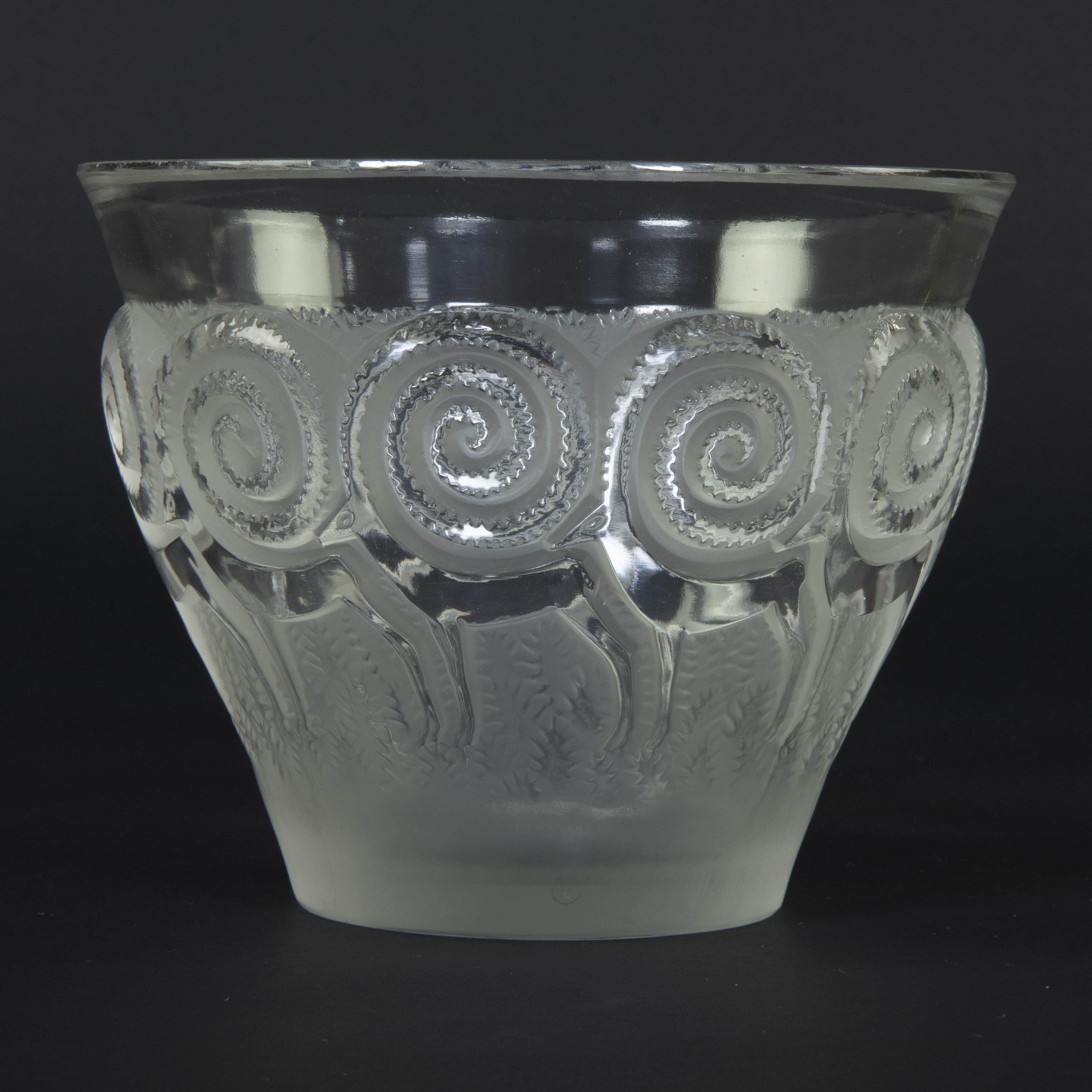 René Lalique 'Rennes' vase in frosted and polished glass, design 1933, marked Lalique France - Image 3 of 5