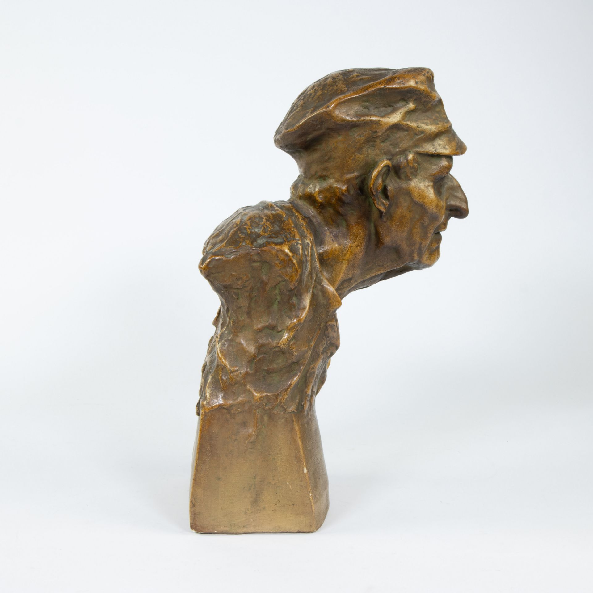 Gustave VAN DEN MEERSCHE (1891-1970), brown patinated plaster bust of Flemish peasant, signed and da - Image 4 of 5