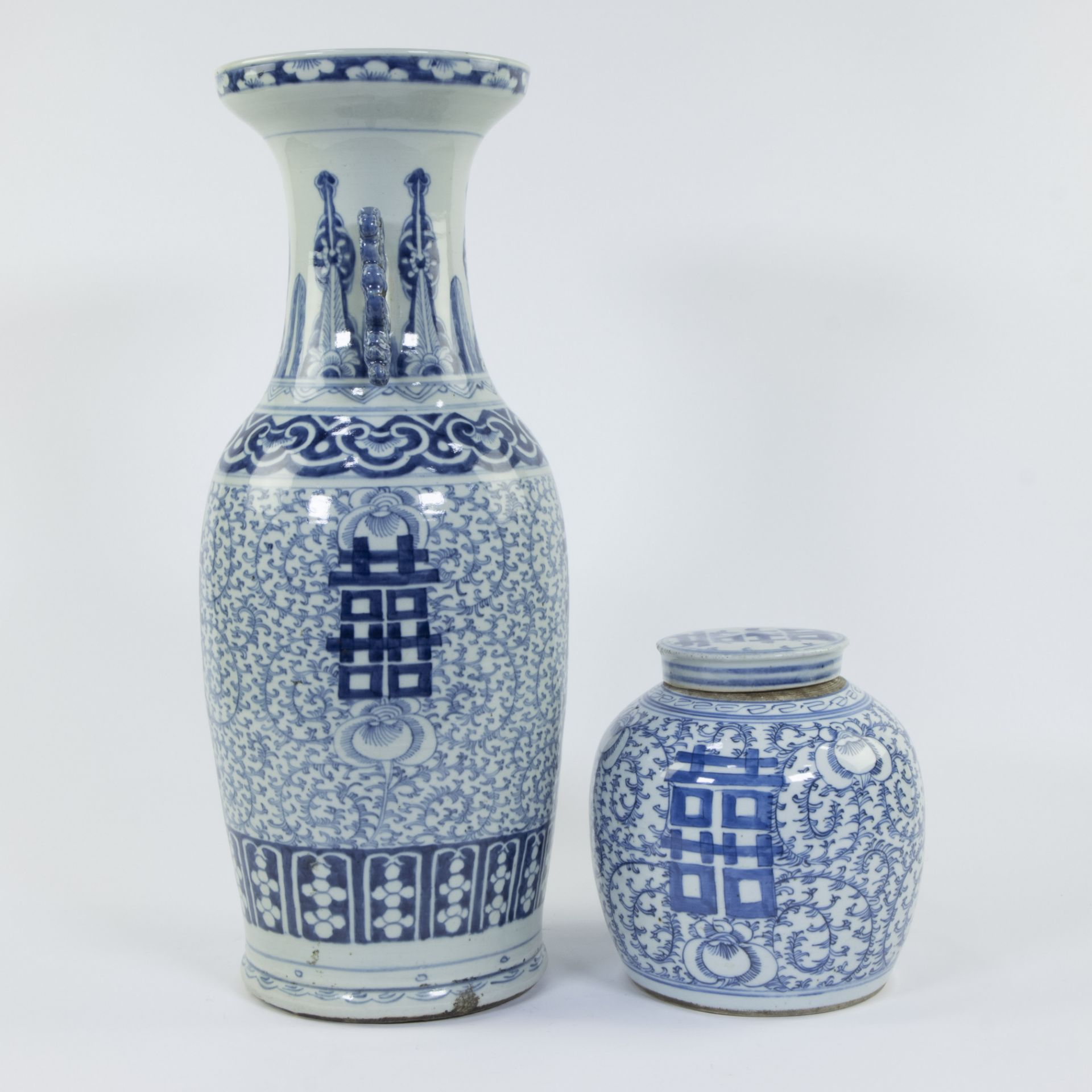 Chinese vase blue white and ginger jar with lucky signs, late 19th century - Bild 4 aus 6