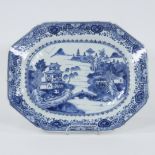 Large Chinese blue and white dish, Qianlong, 18th century