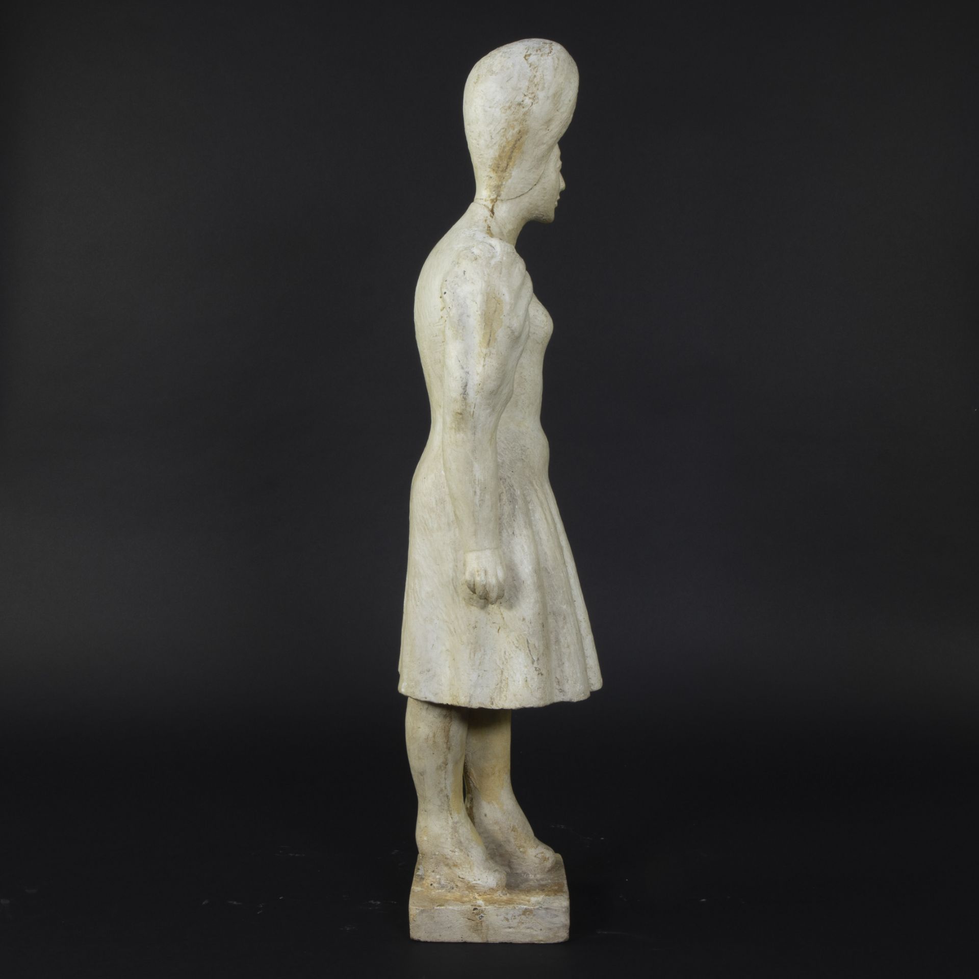 Monique GUEBELS-DERVICHIAN (1921), white patinated statue of a young lady with skirt - Bild 4 aus 4