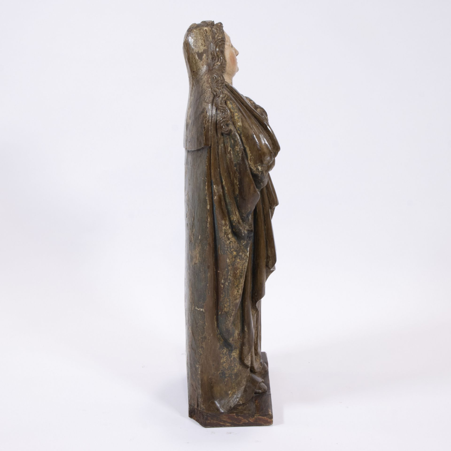 Full-round carved wooden statue in walnut of Our Lady of Sorrows, original polychromy, 2nd half 16th - Image 5 of 5