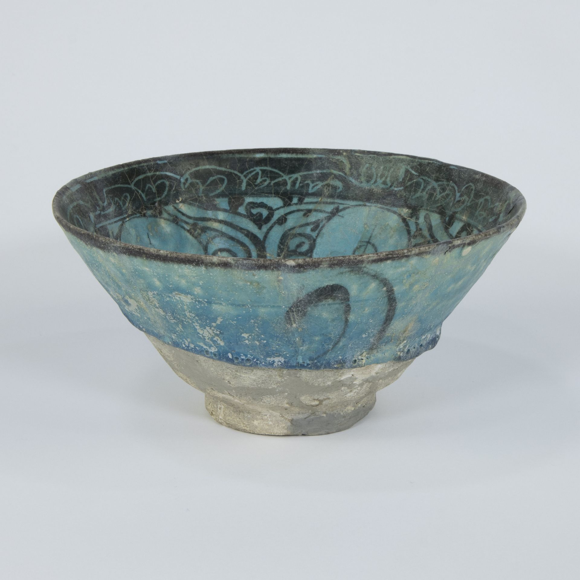 A blue earthenware bowl, Kashan, Iran, 13th century - Bild 3 aus 6