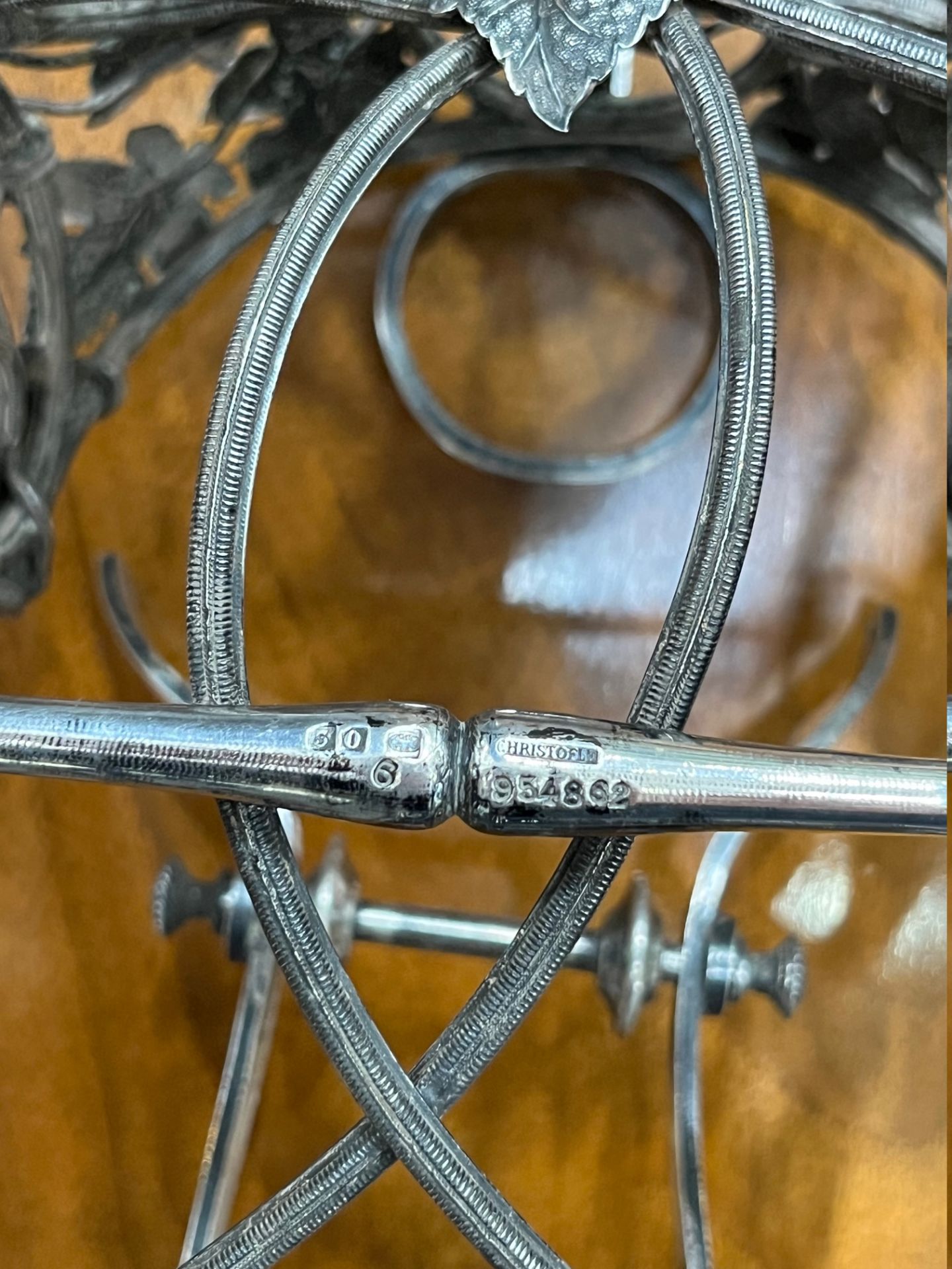 A French large silver-plated bottle chariot on three wheels, decorated with vines and grapes - Image 6 of 6