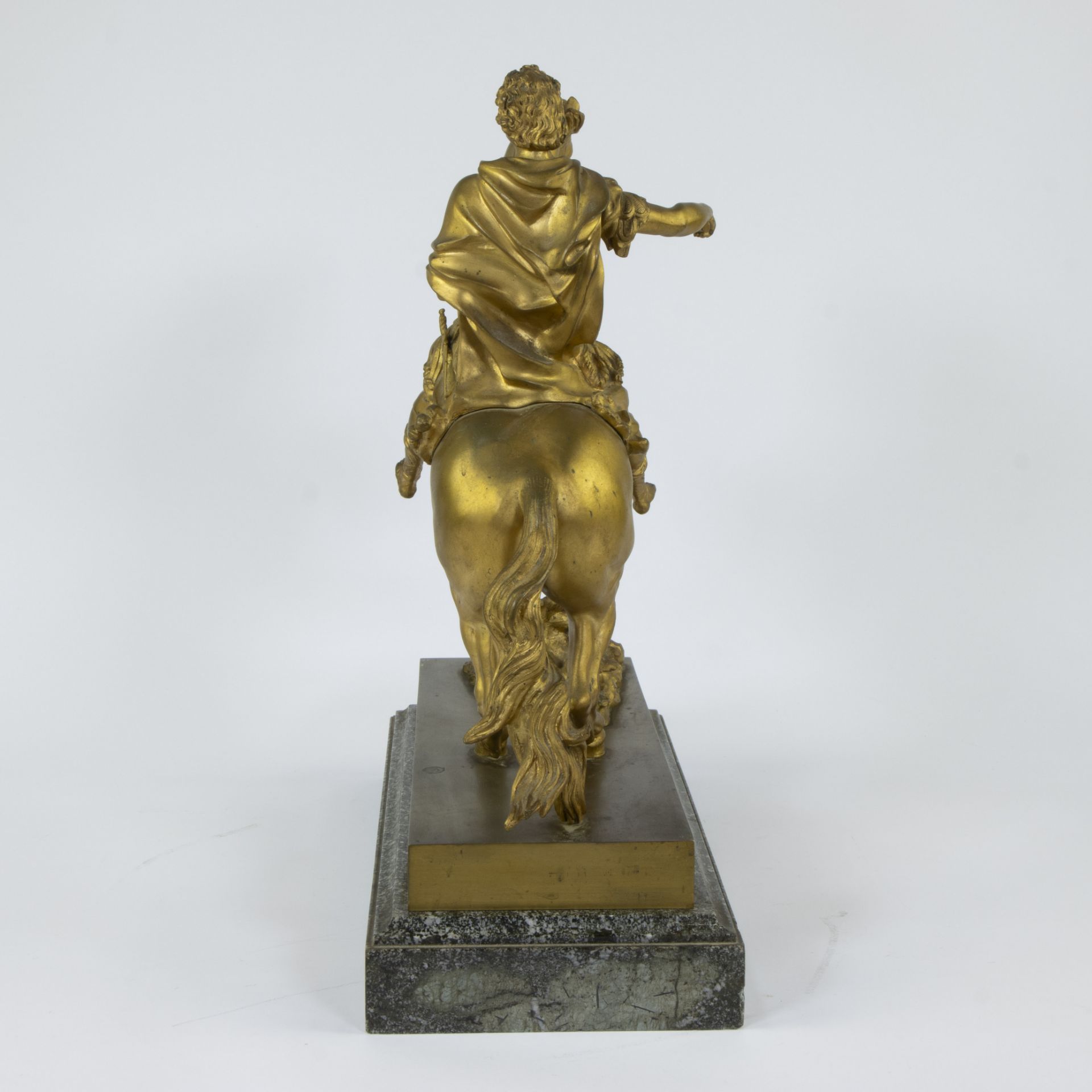 Rider in gilt bronze on marble plinth, depicting Louis XIV as Roman emperor, 19th century, after Fra - Bild 4 aus 6