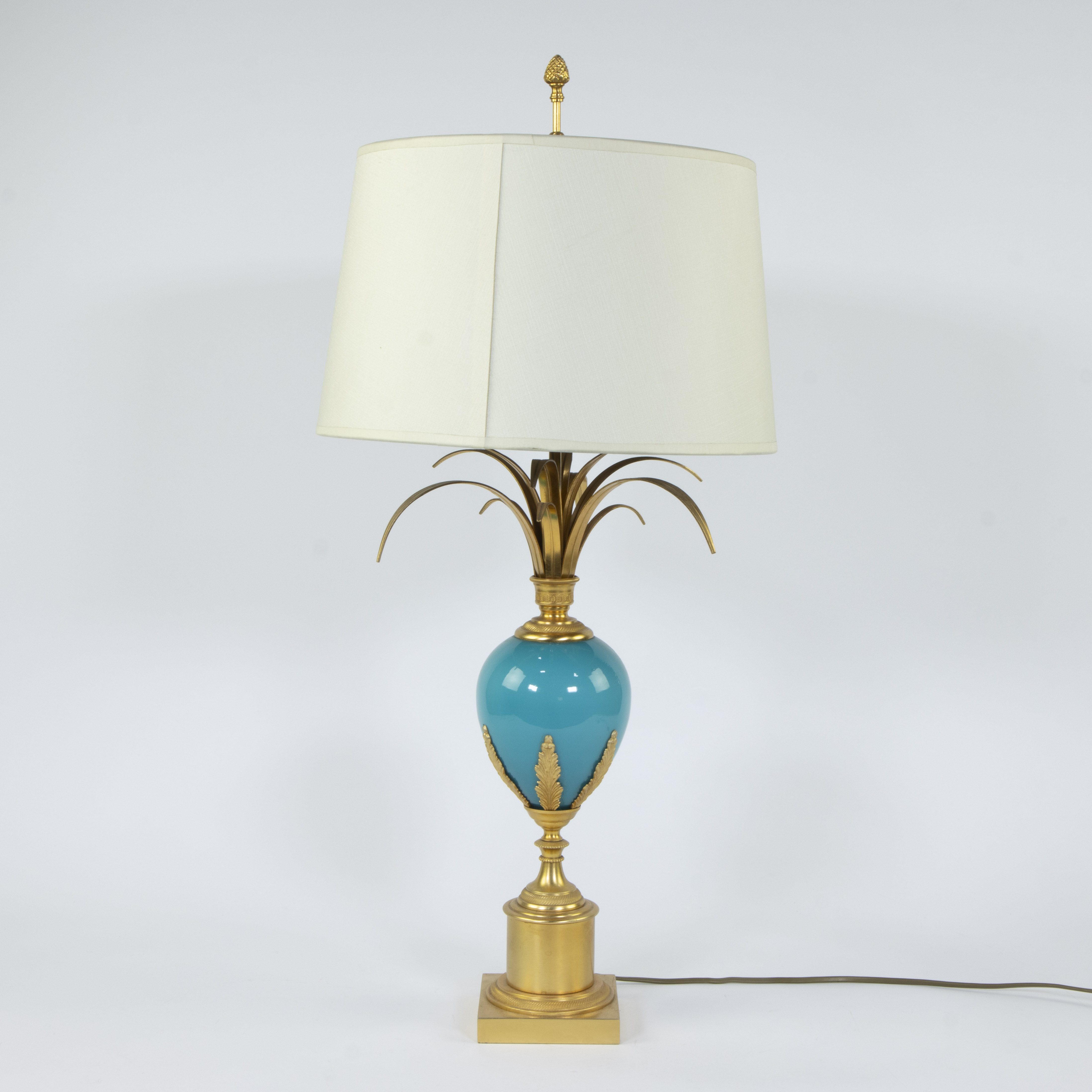 Boulanger turquoise Ostrich egg table lamp in opaline and gilt brass - Image 3 of 4