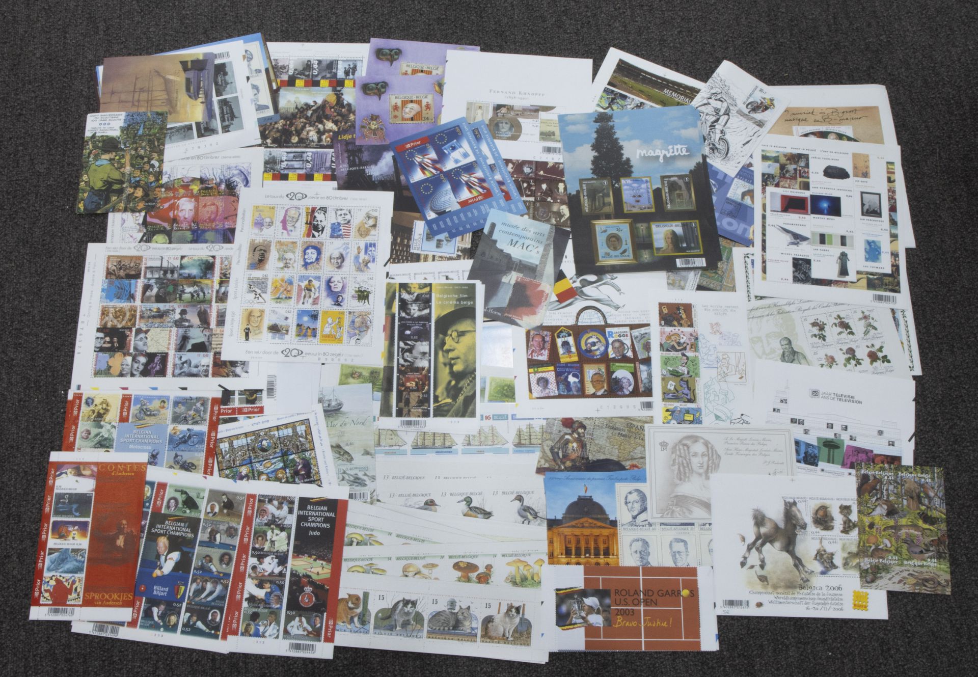 Large lot of stamps, albums and catalogues