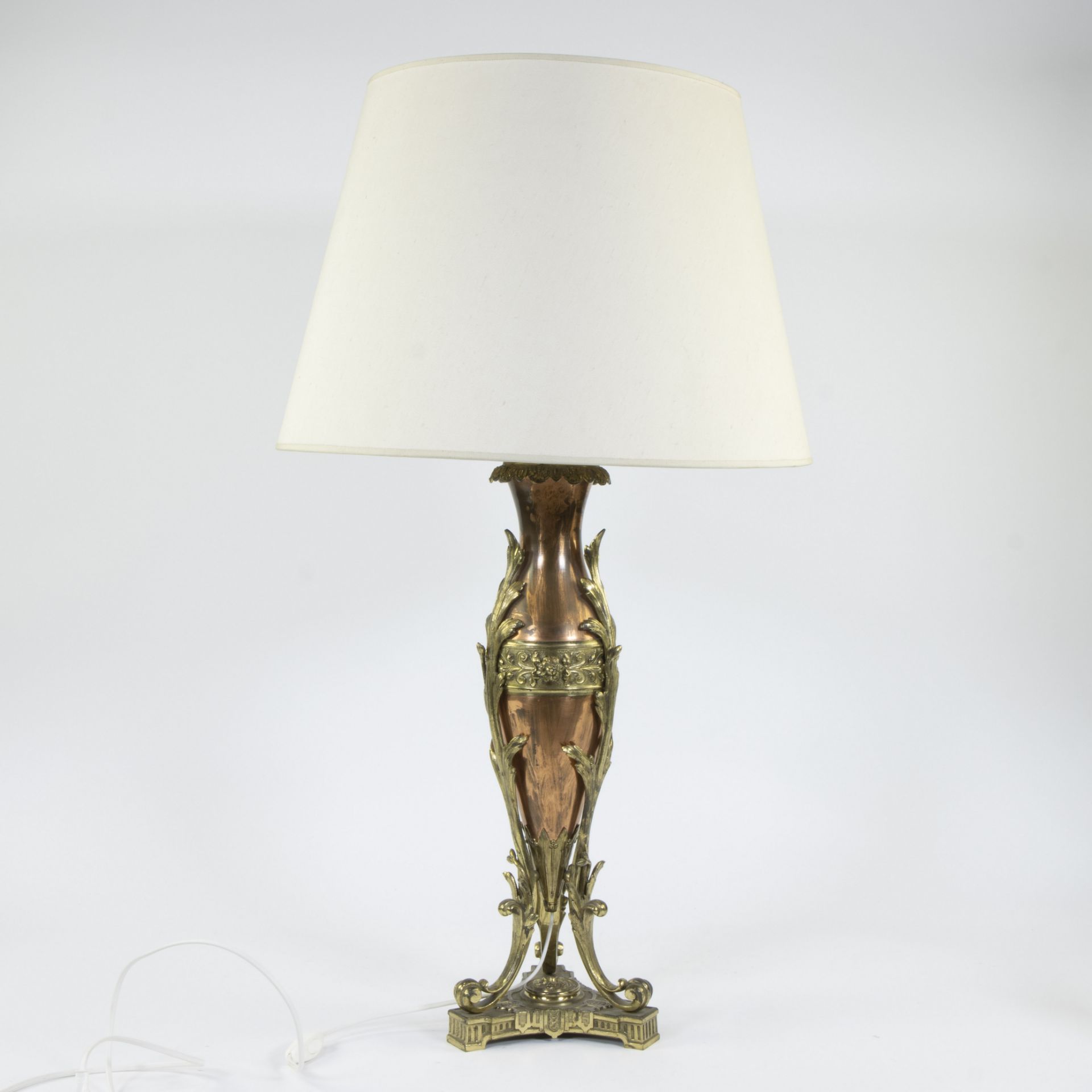 Lampadaire with base in copper and gilt brass, early 20th century - Bild 4 aus 4