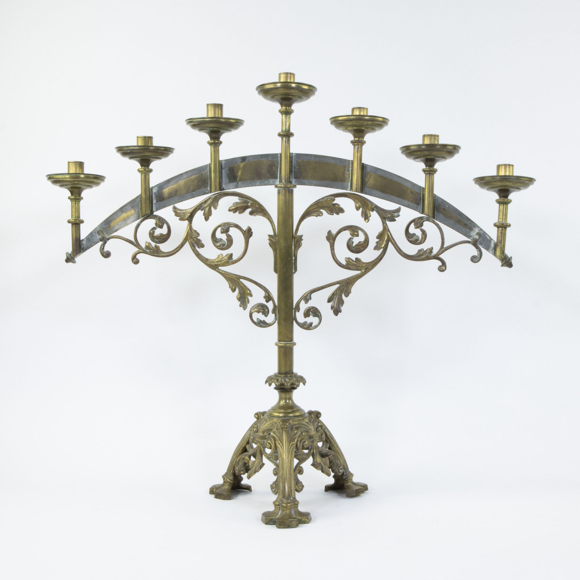 A semi-circle shape brass candle holder with seven branches, magnifying glass and framed relic - Bild 2 aus 3