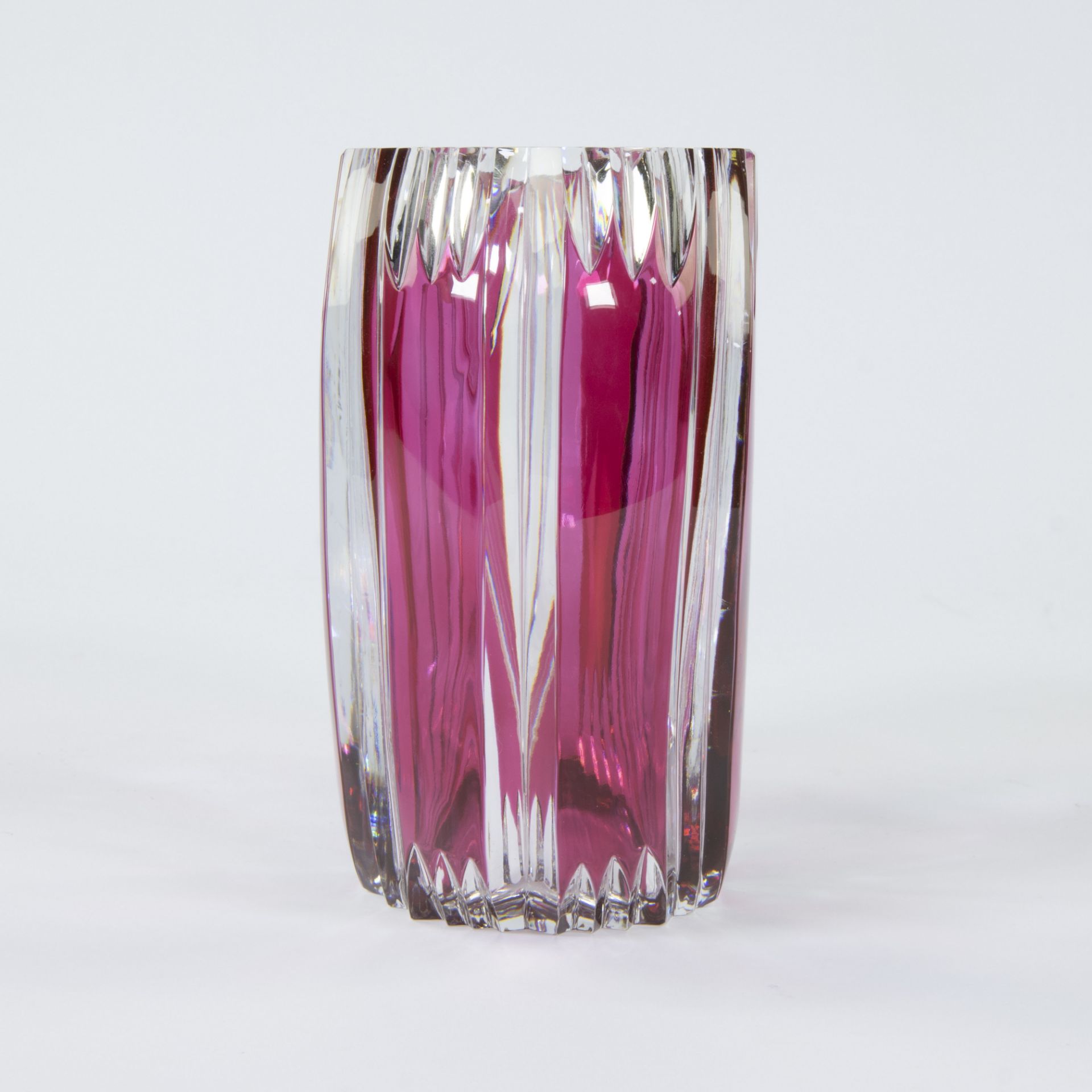 Val Saint Lambert red and clear cut crystal vase, numbered, signed and with original label - Bild 2 aus 5