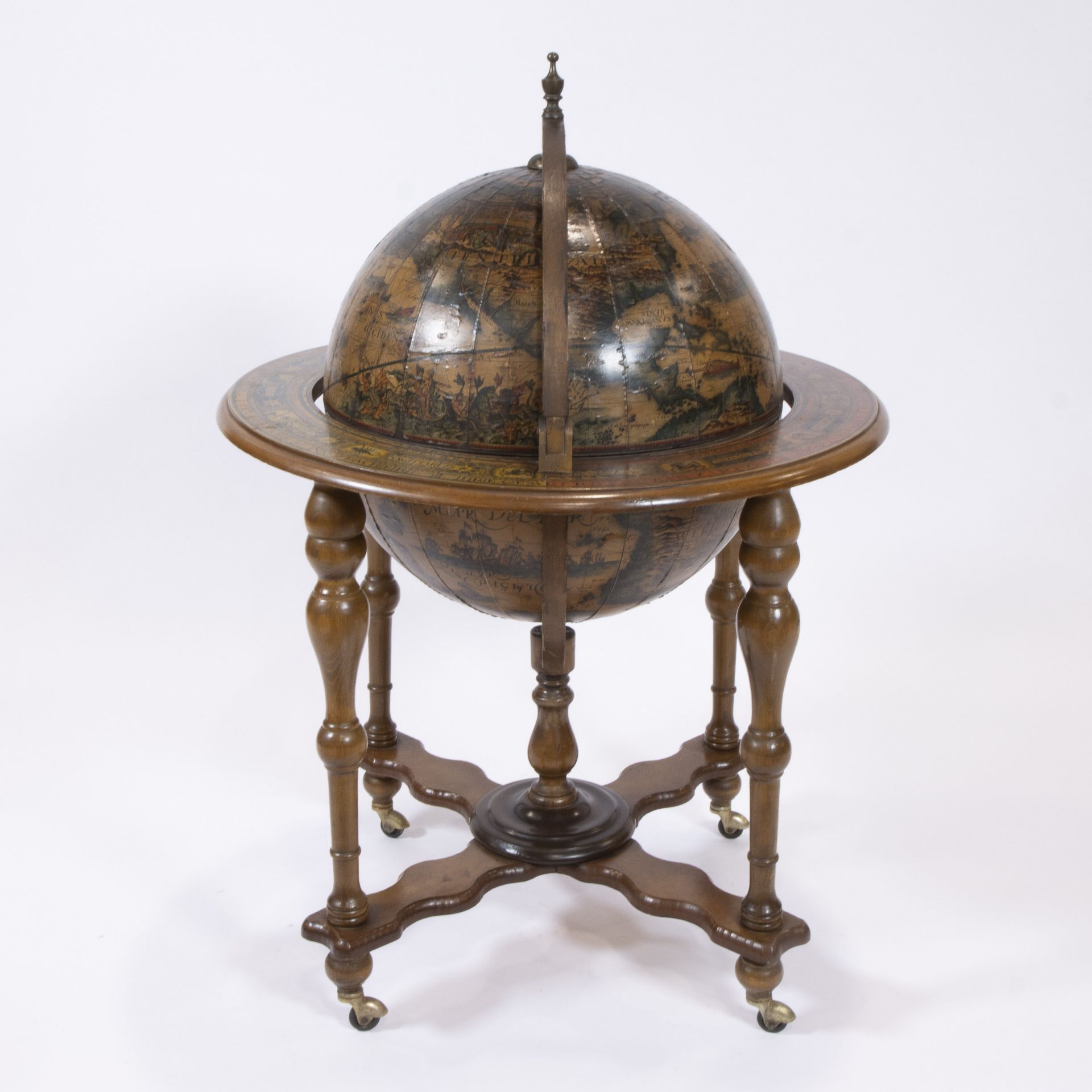 Globe in wood with bar, 1950s - Bild 5 aus 5