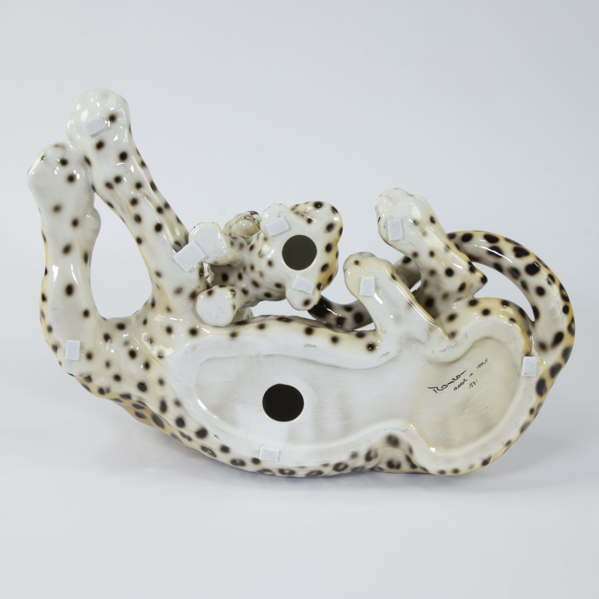 Ceramic reclining leopard, Italy, 1970s, marked Ronzan - Bild 5 aus 5