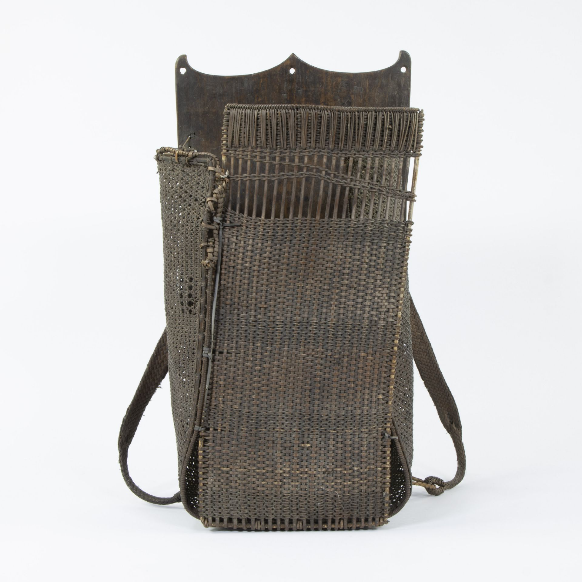 Food carrier, Dayak-Borneo, 1st half 20th century