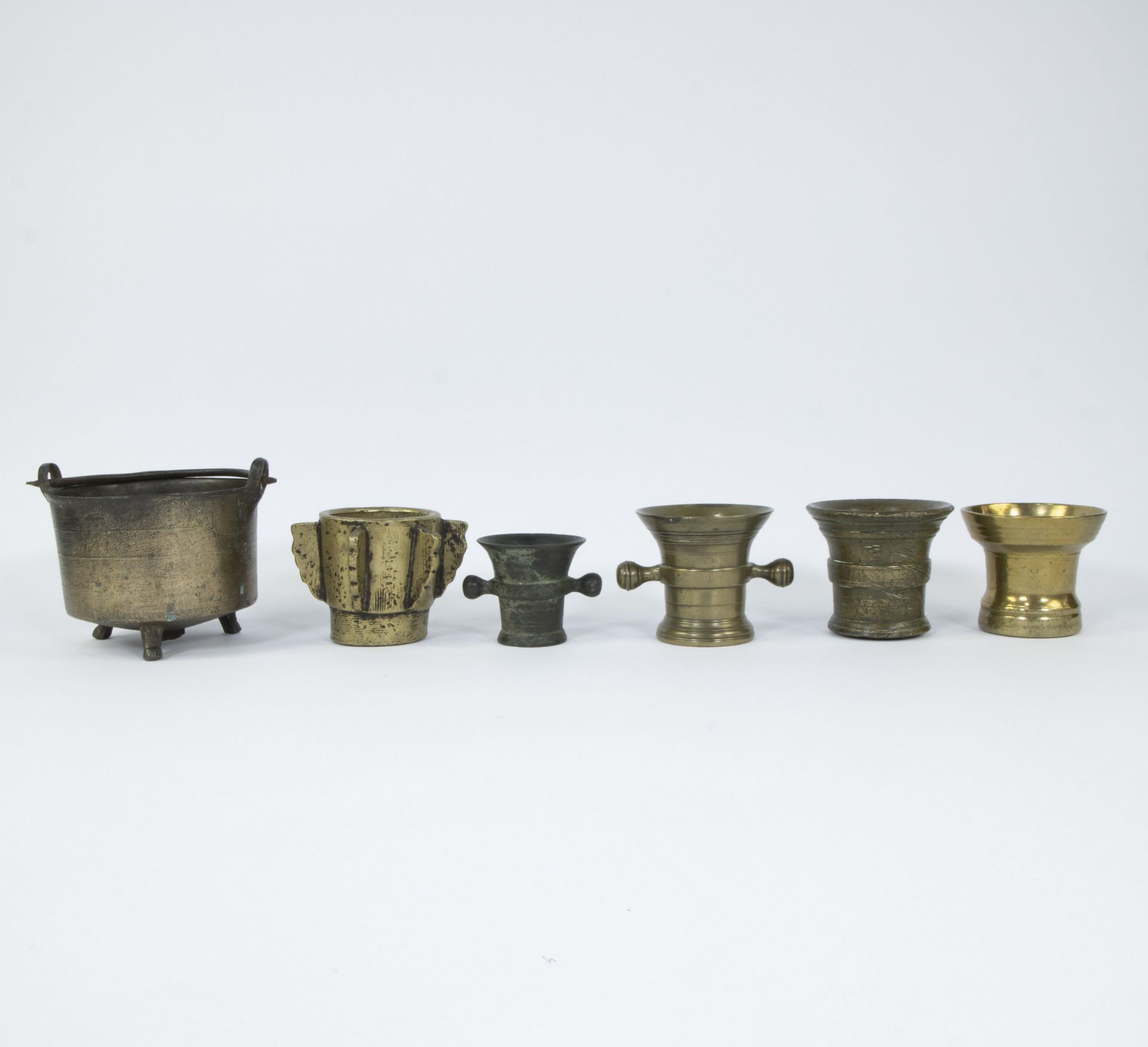 Lot of 5 mortars (17th (1), 19th (3) century), Spanish mortar and 17th century cooking pot - Image 4 of 8