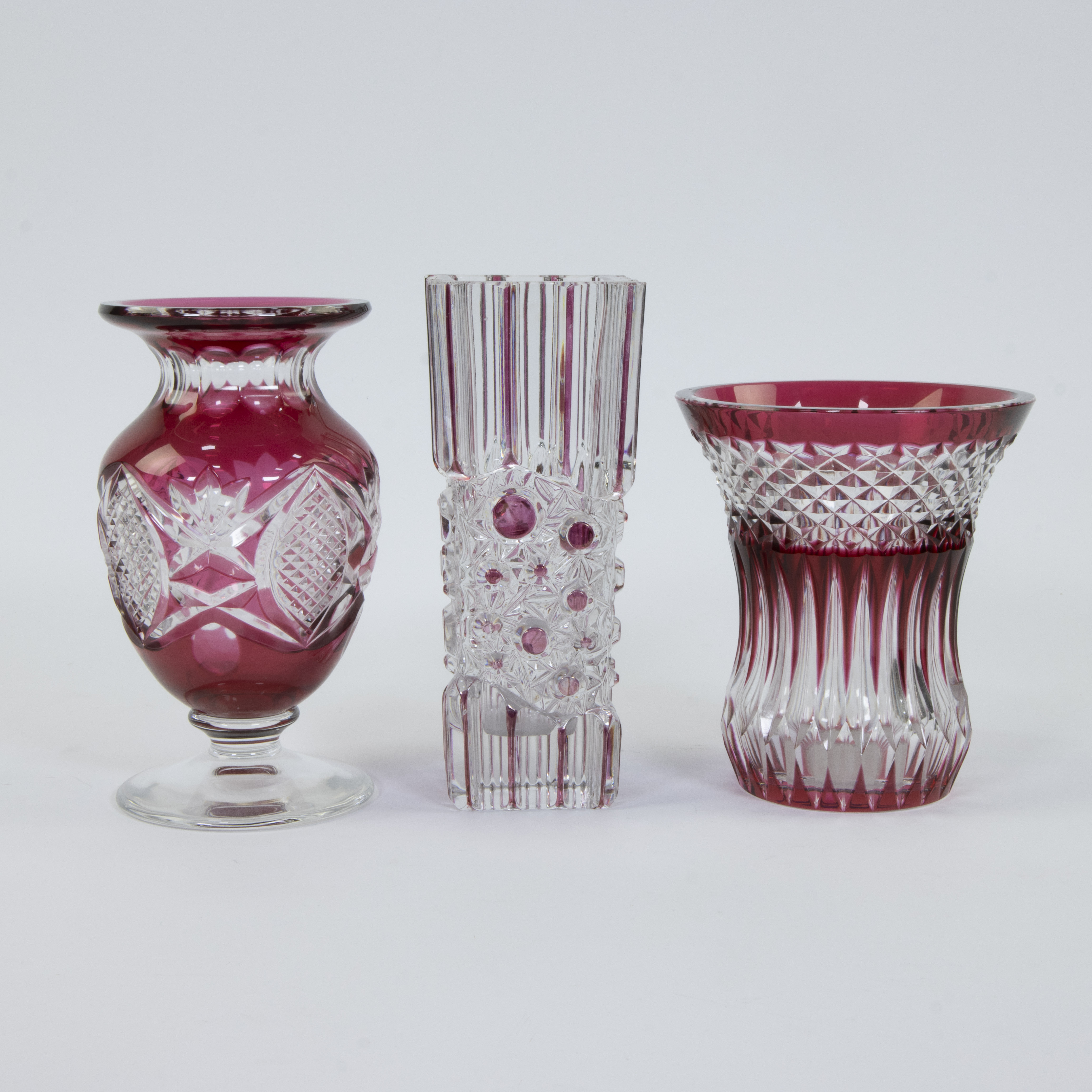 Val Saint Lambert a set of 3 red and clear cut crystal vases - Image 4 of 4