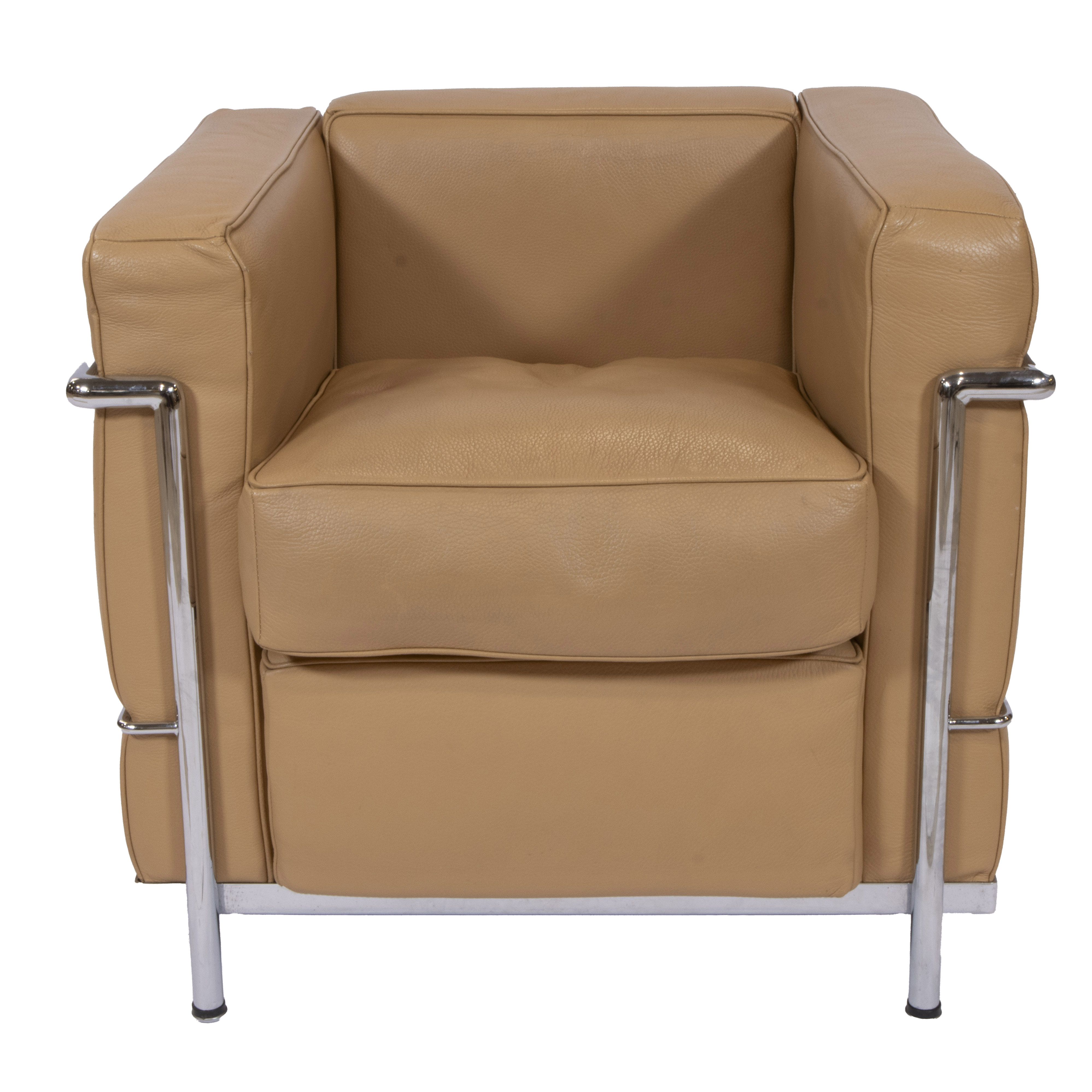 Seat to with model LC2 Le Corbusier, steel chrome-plated structure with cognac-coloured leather, mad