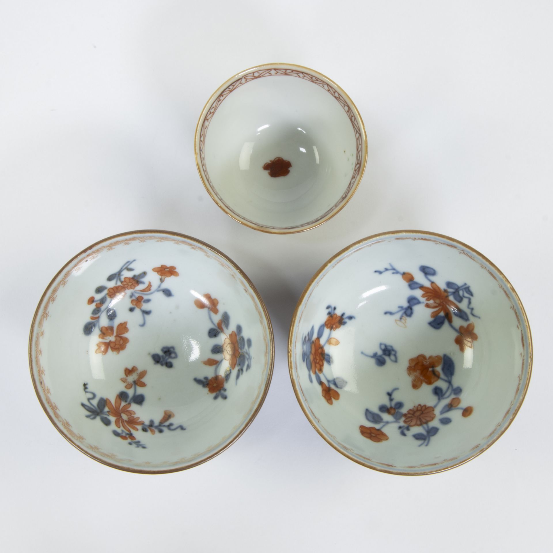 Collection of Chinese, Imari and capuchin cups, 18th century - Bild 4 aus 9