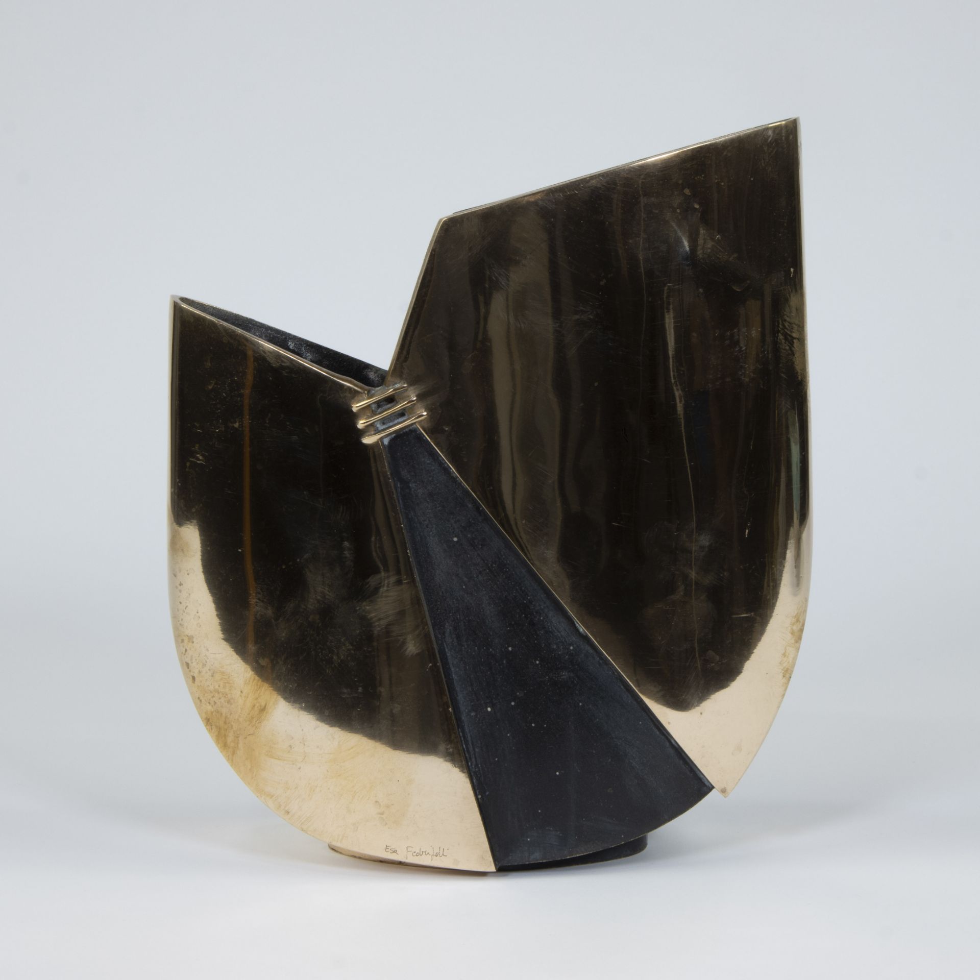 Esa FEDRIGOLLI (1950), polished bronze vase, 1970, Esart foundry