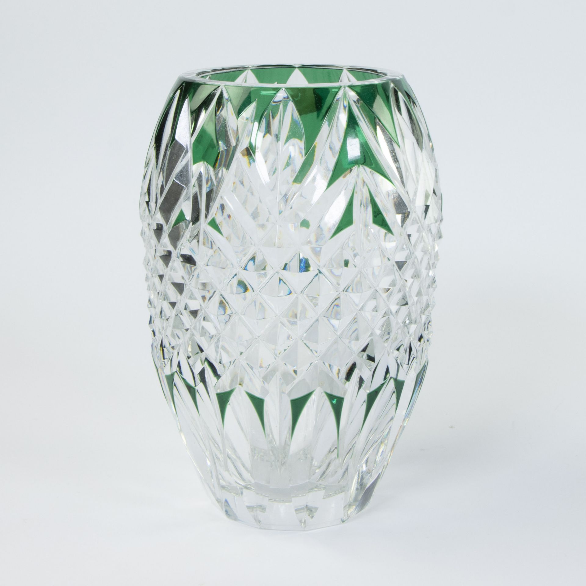 Val Saint Lambert green and clear cut crystal vase, signed and with original label - Bild 3 aus 5