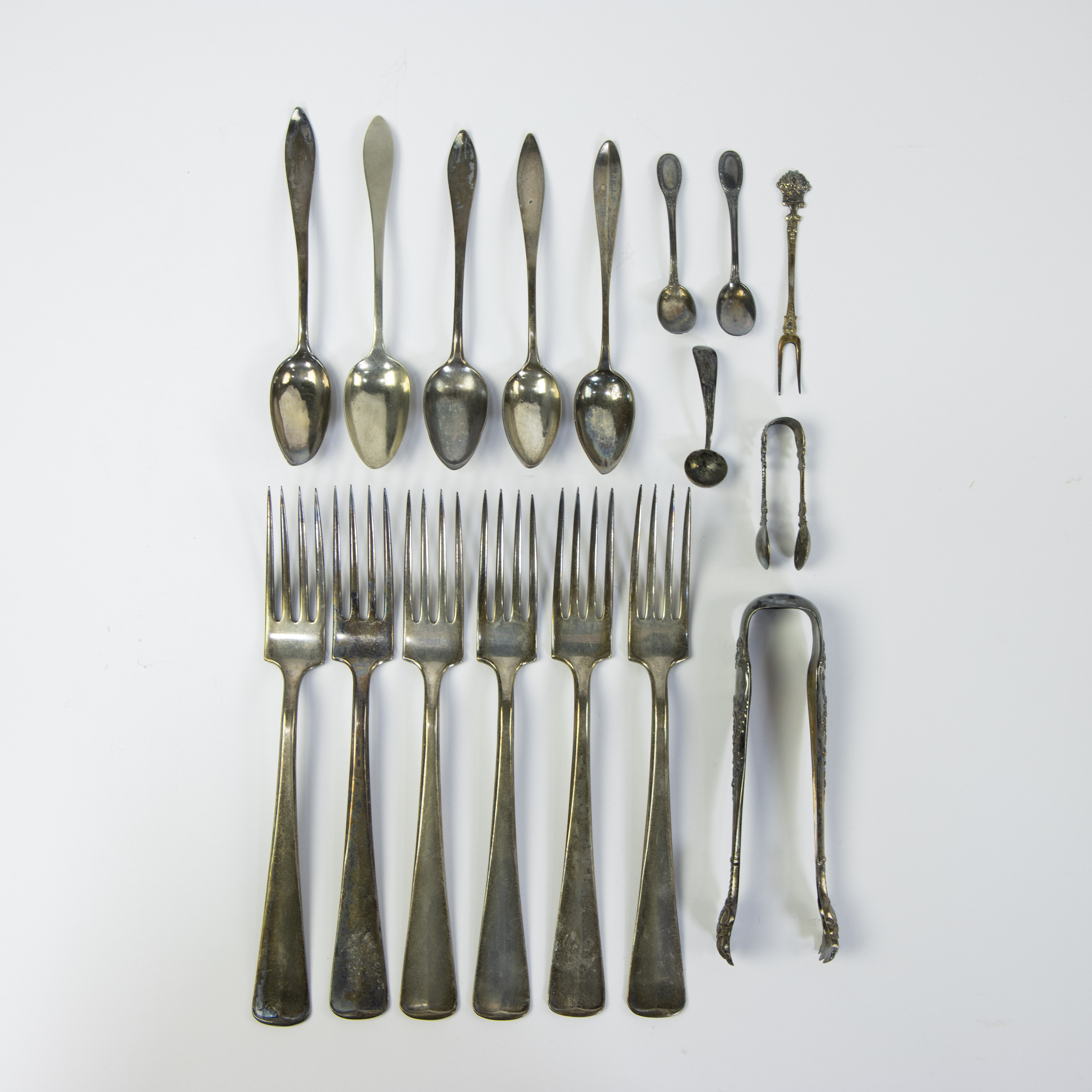 Lot silver forks, spoons silver 835, year letter N = 1923, mini square head B = city hallmark Utrech - Image 3 of 3