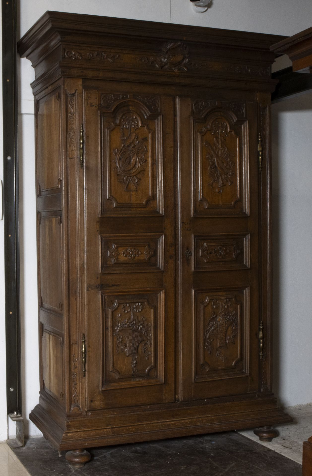 Oak cabinet 18th century